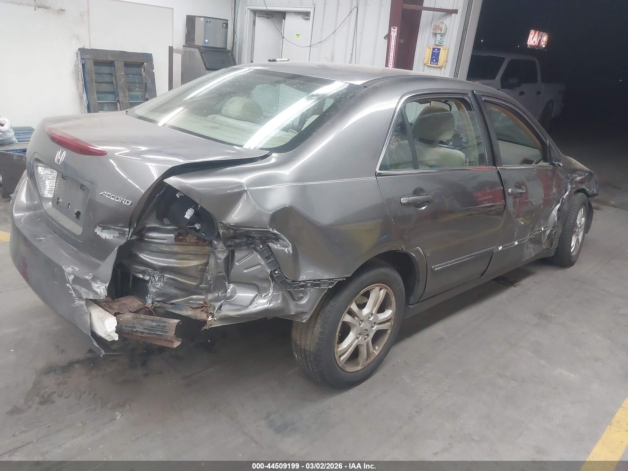 HONDA ACCORD image 4