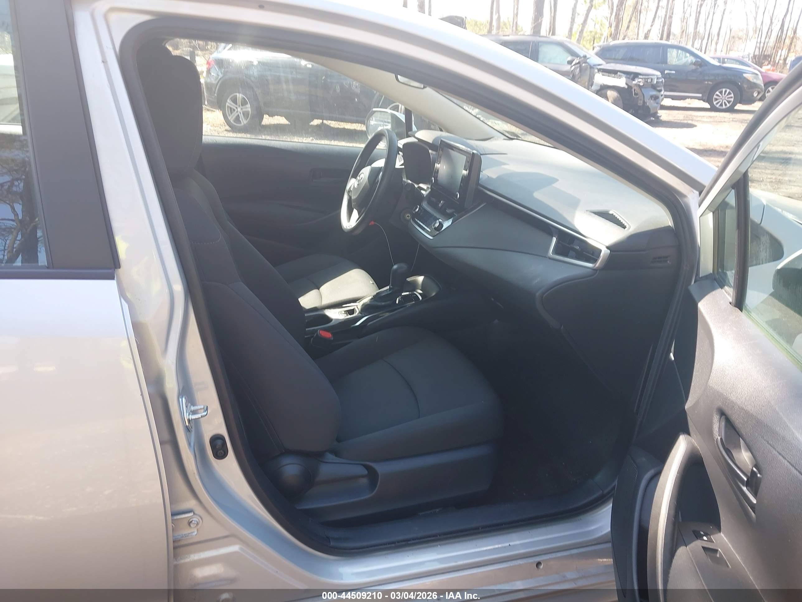 TOYOTA COROLLA image 5
