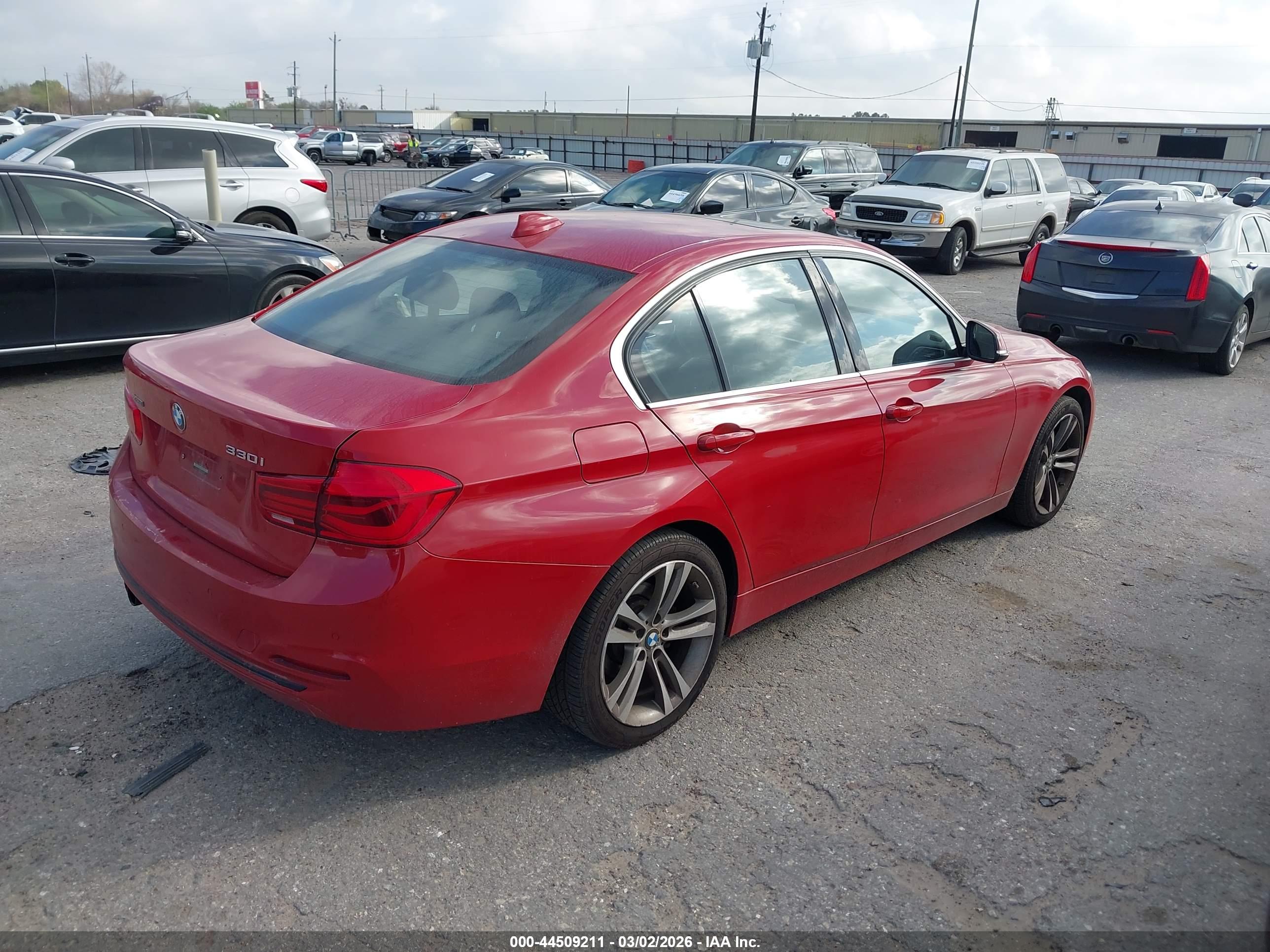 BMW 330I image 4