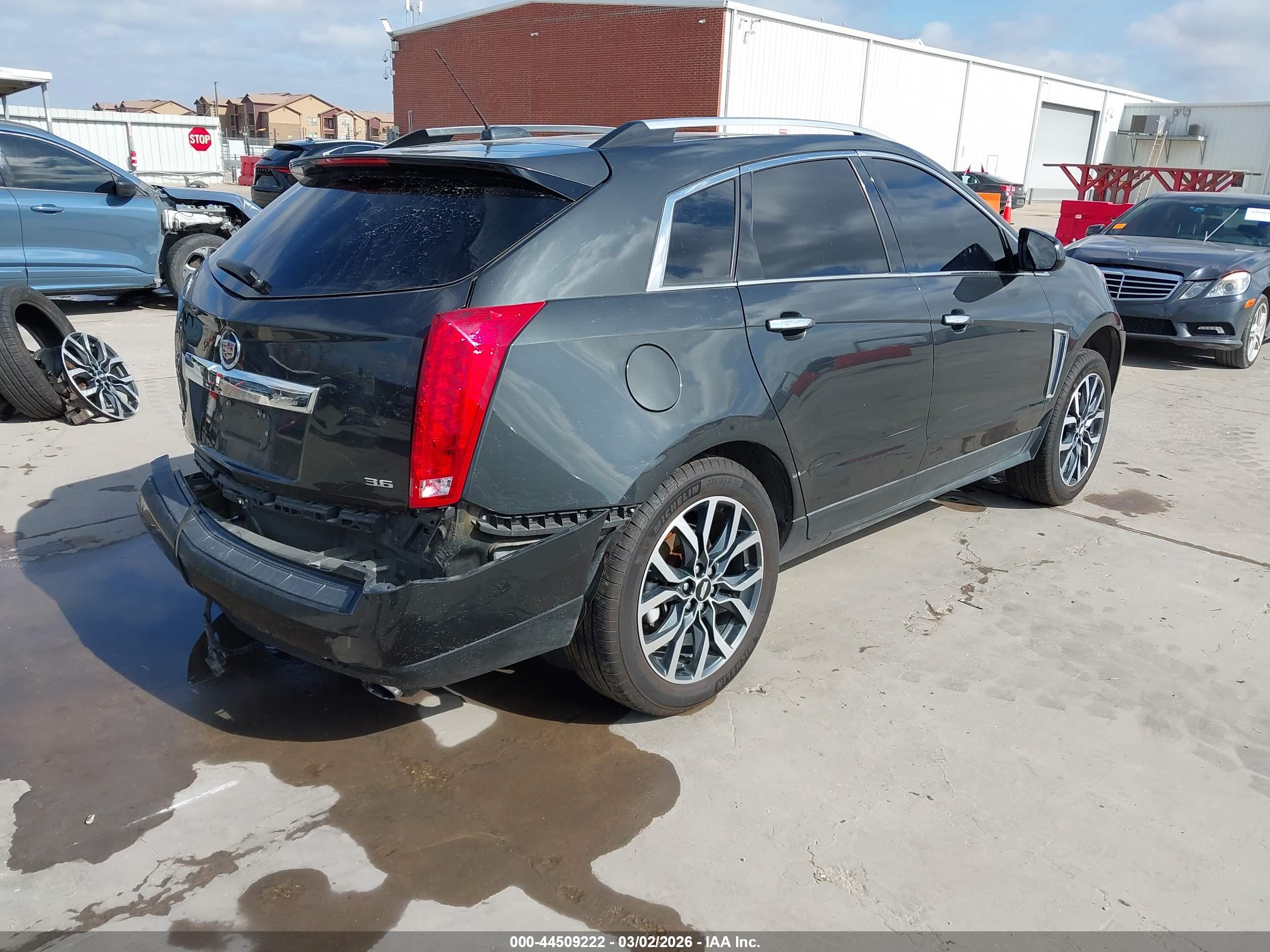 CADILLAC SRX image 4