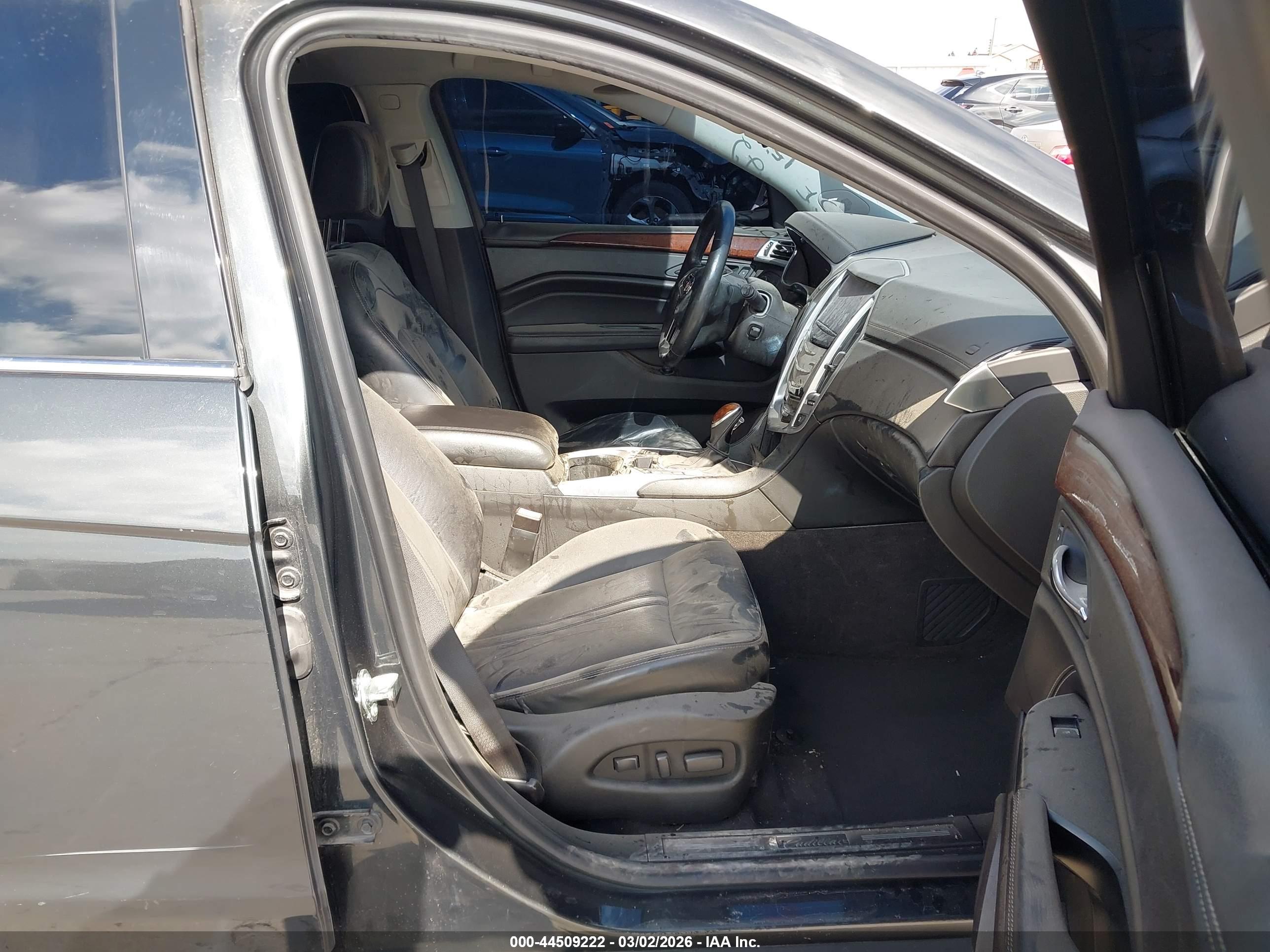 CADILLAC SRX image 5