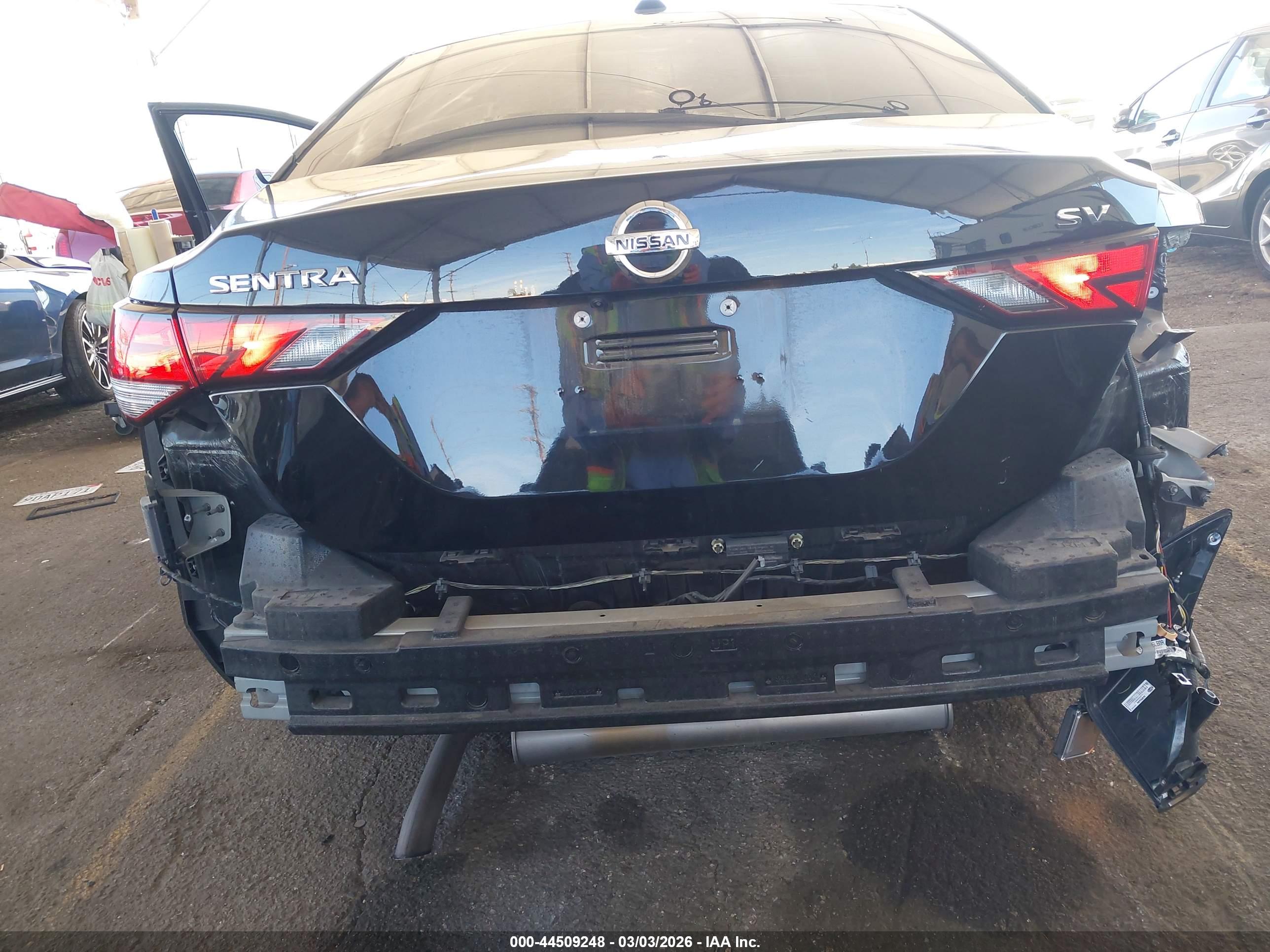 NISSAN SENTRA image 6