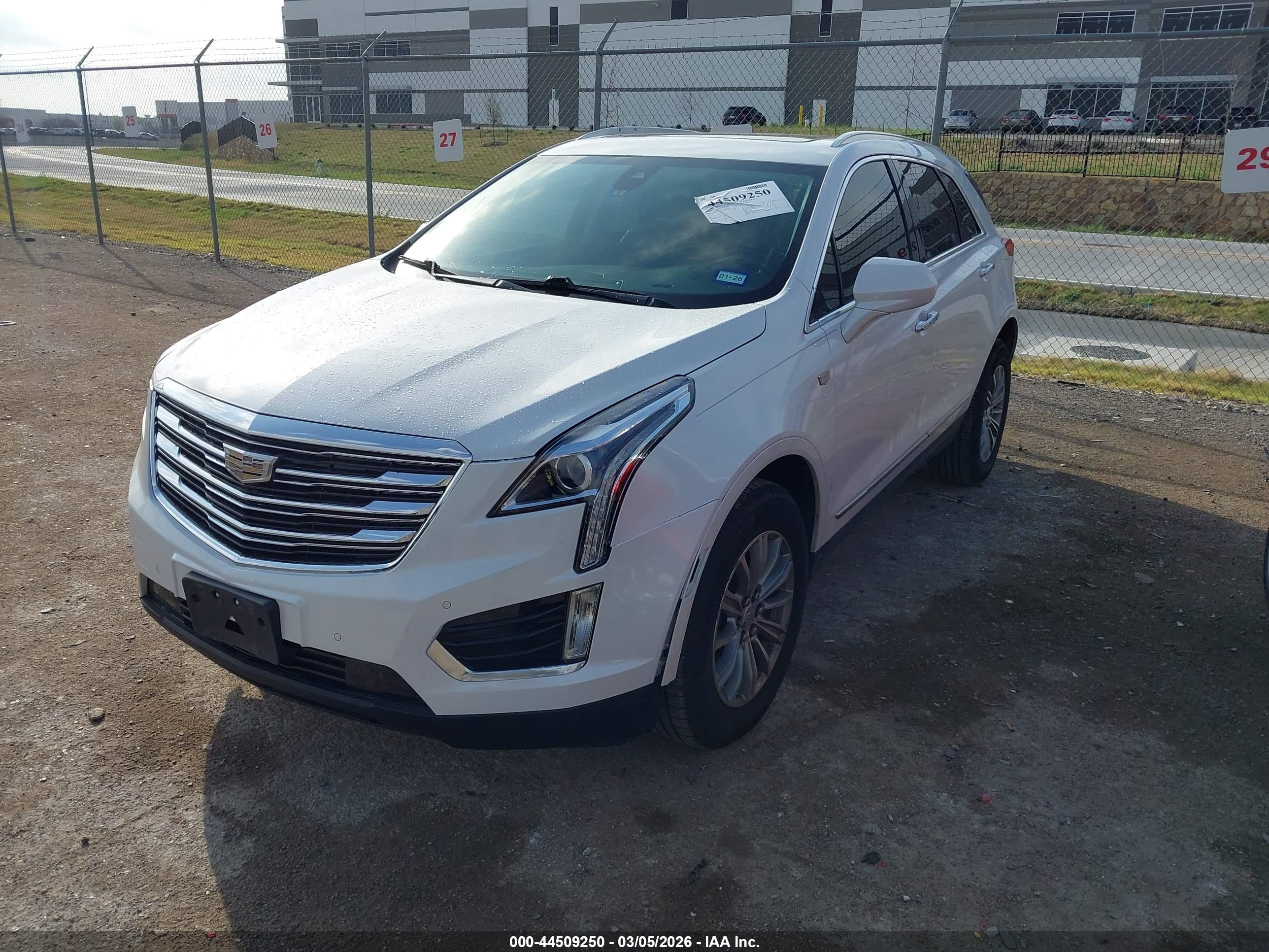 CADILLAC XT5 image 2
