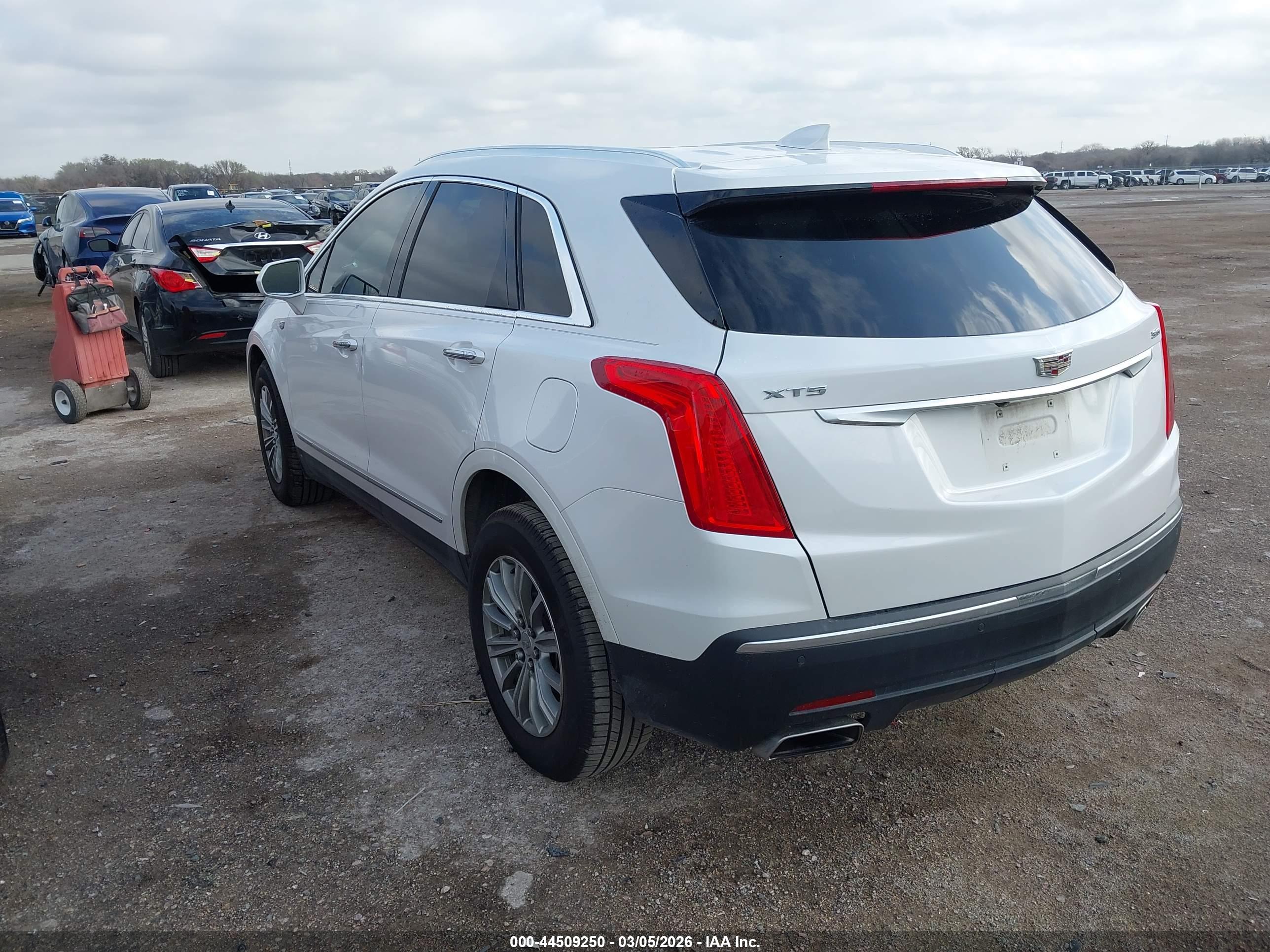 CADILLAC XT5 image 3