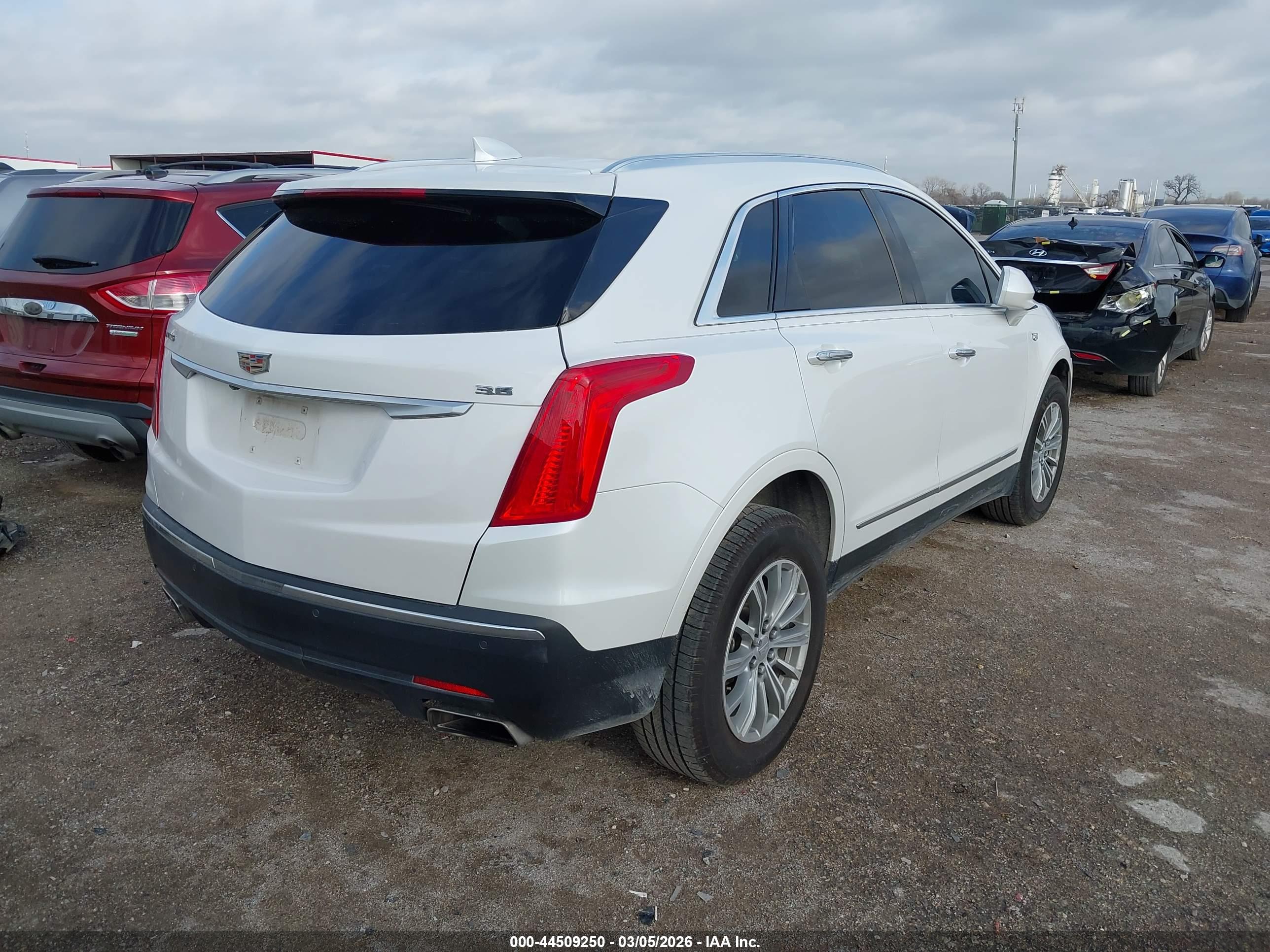 CADILLAC XT5 image 4