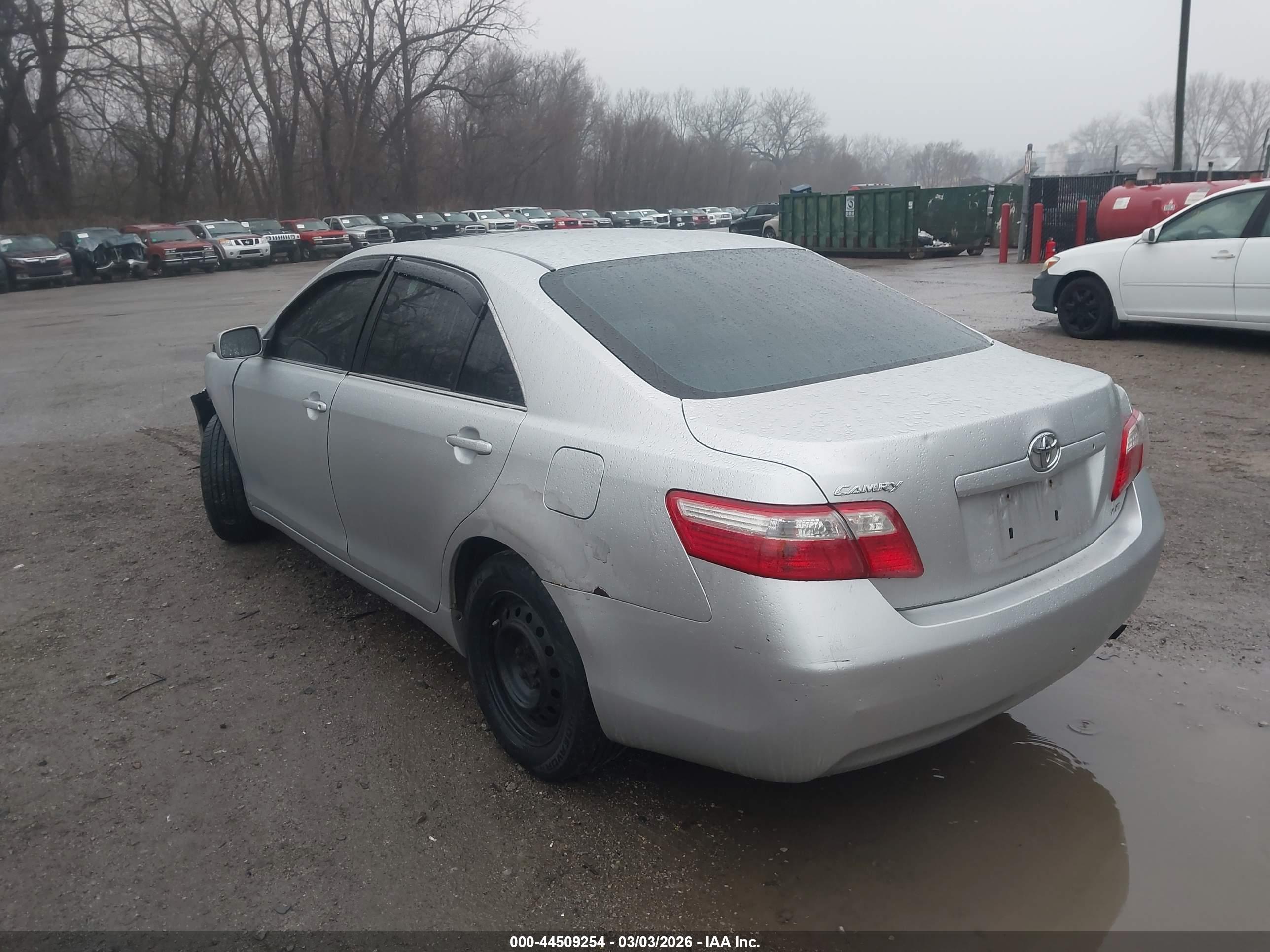 TOYOTA CAMRY image 3