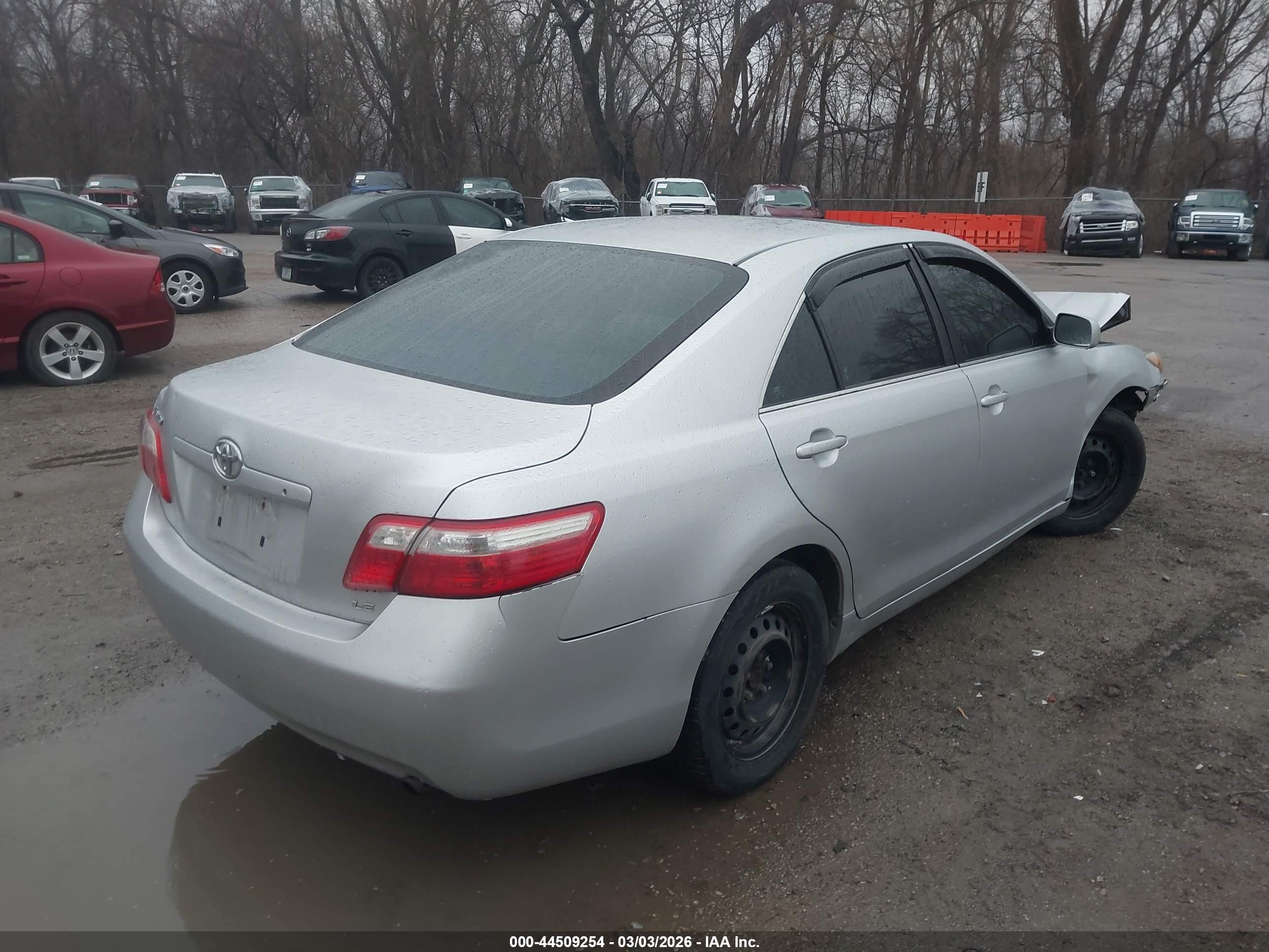 TOYOTA CAMRY image 4