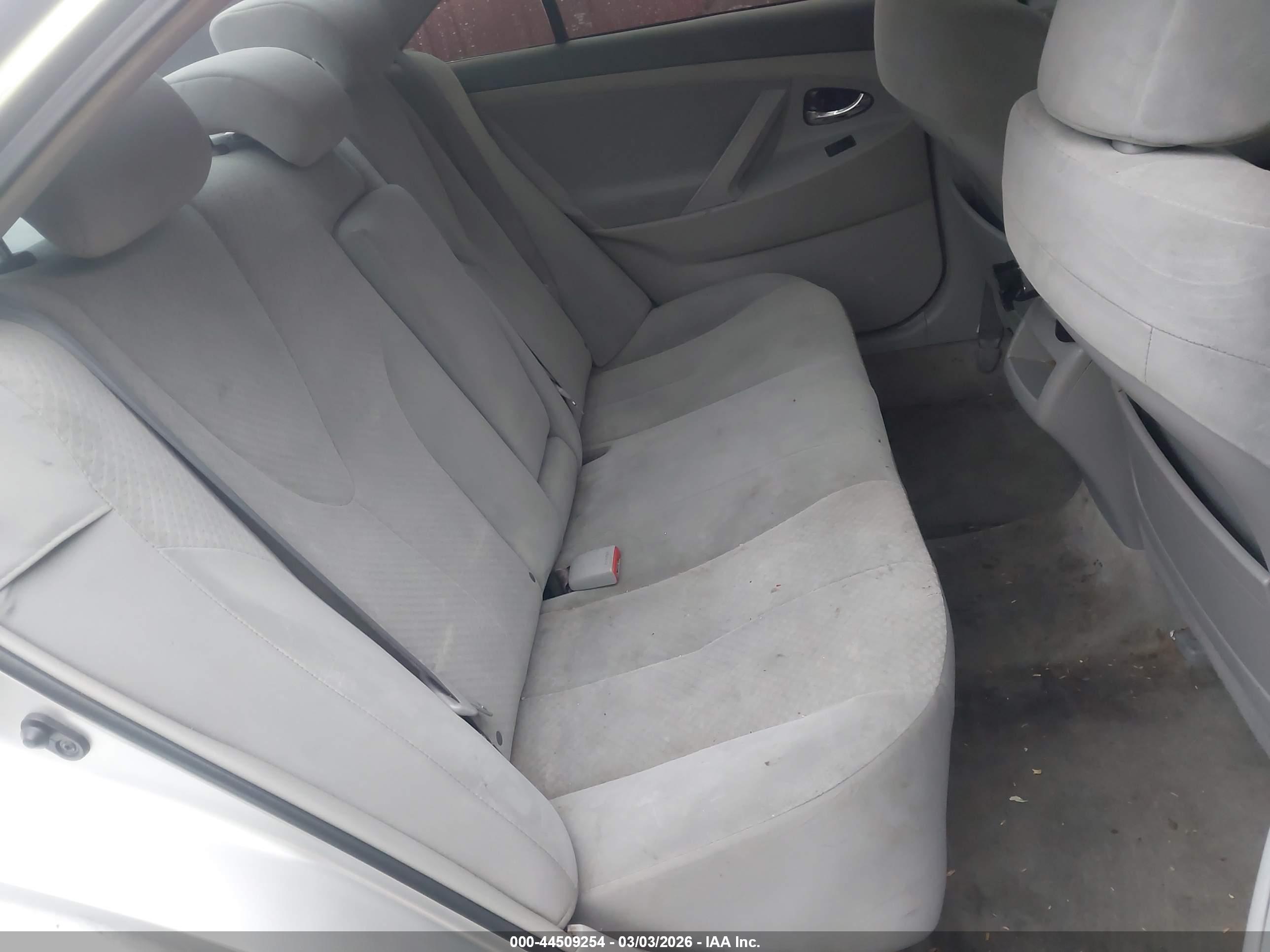 TOYOTA CAMRY image 8