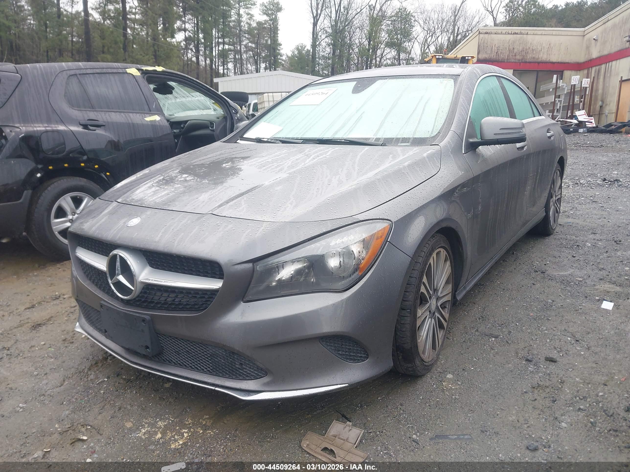 MERCEDES-BENZ CLA image 2