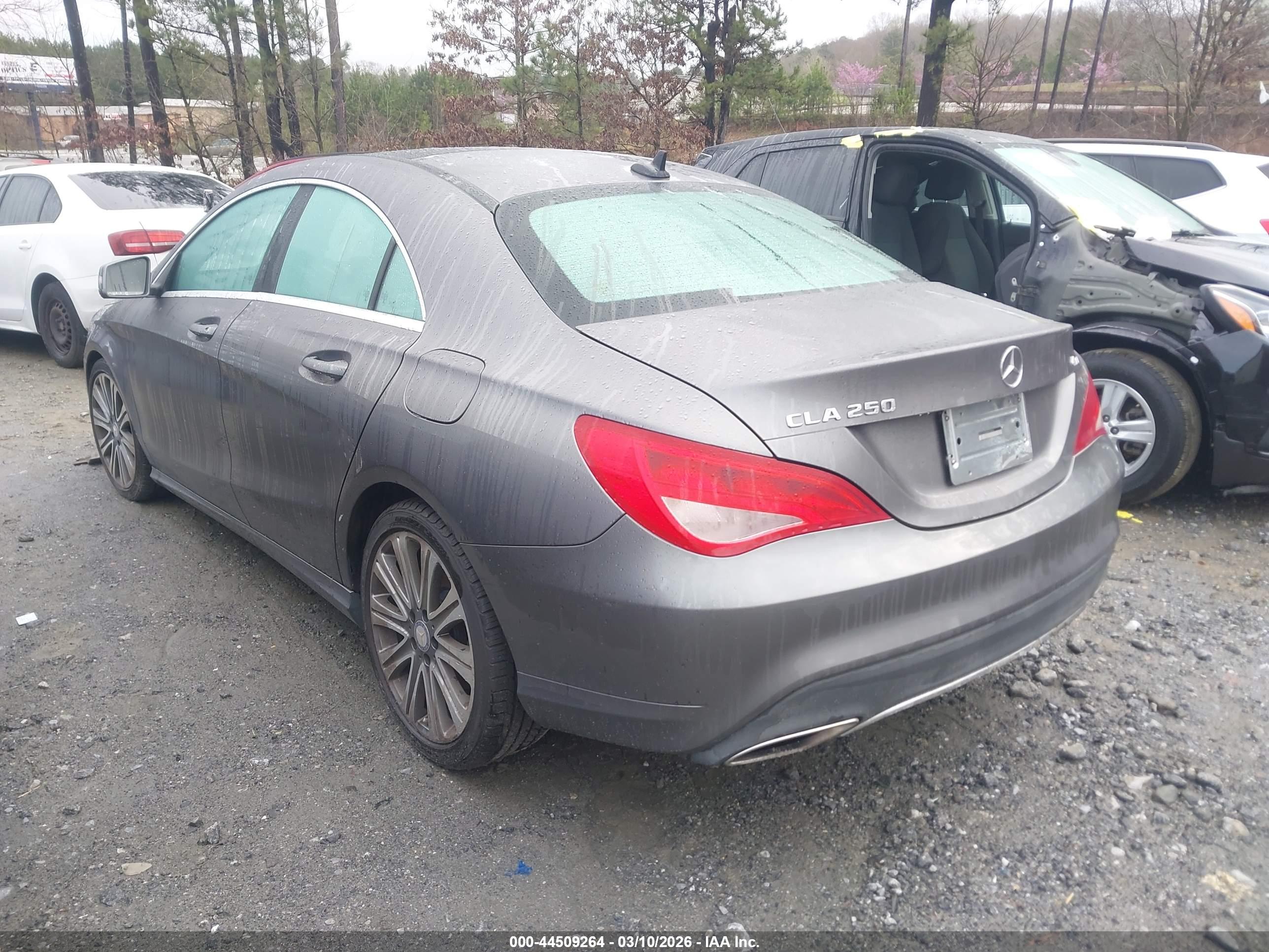 MERCEDES-BENZ CLA image 3