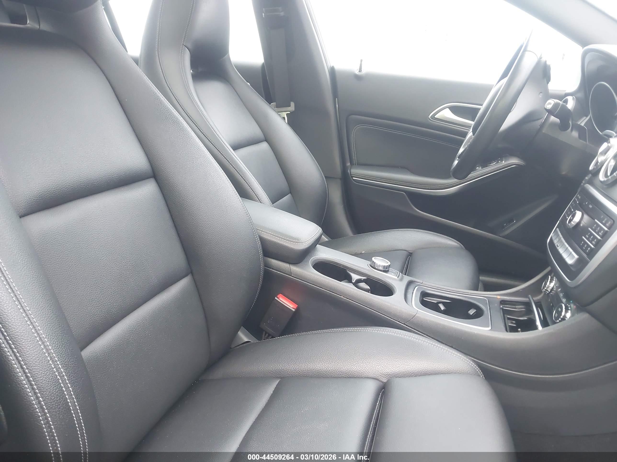 MERCEDES-BENZ CLA image 5