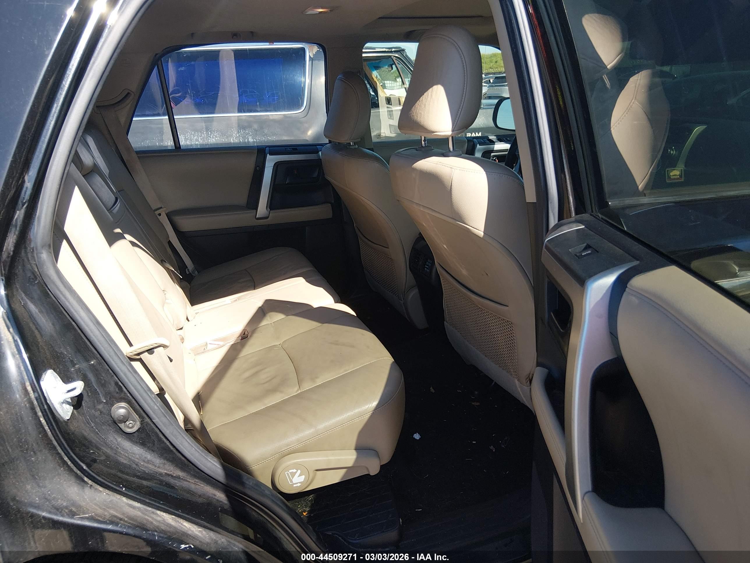 TOYOTA 4RUNNER image 8