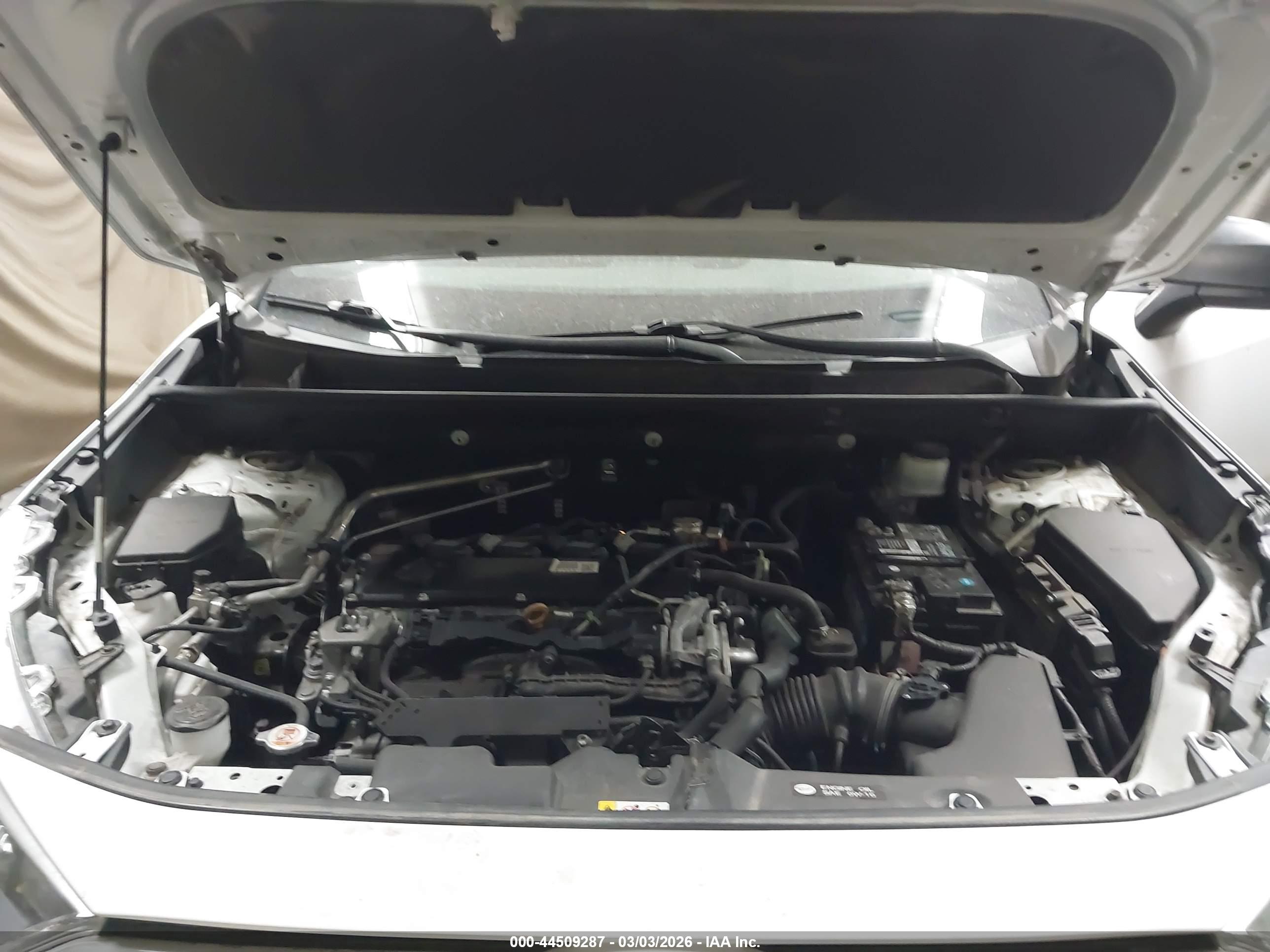 TOYOTA RAV4 image 10