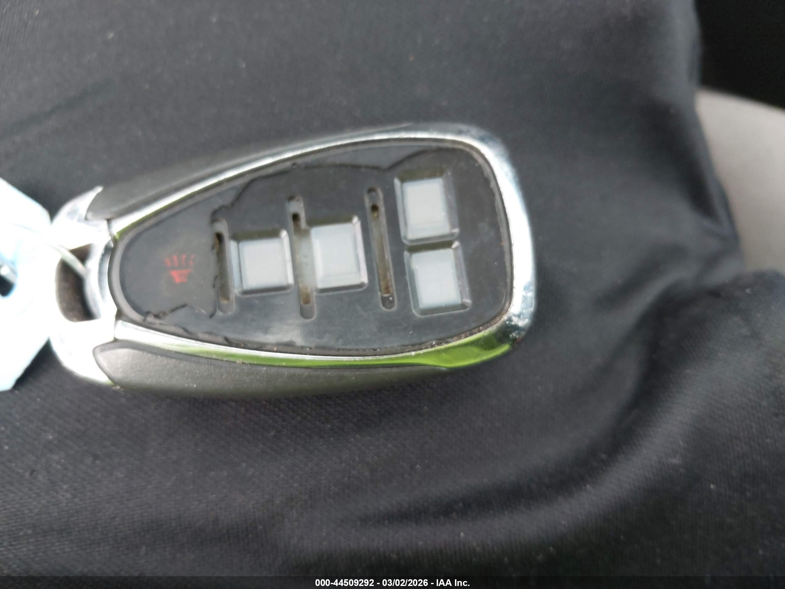 CHEVROLET EQUINOX image 11