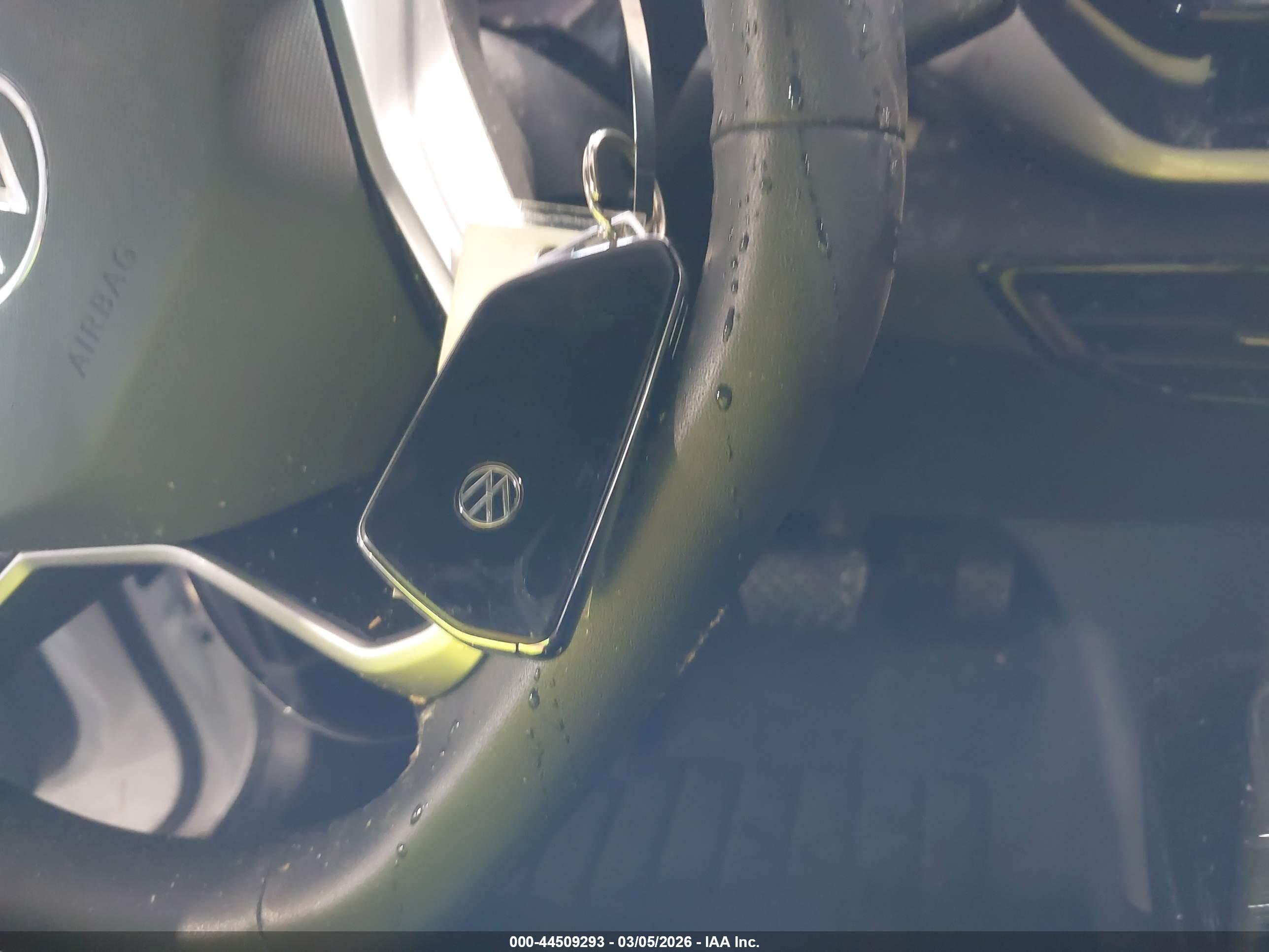 VOLKSWAGEN ID.4 image 11
