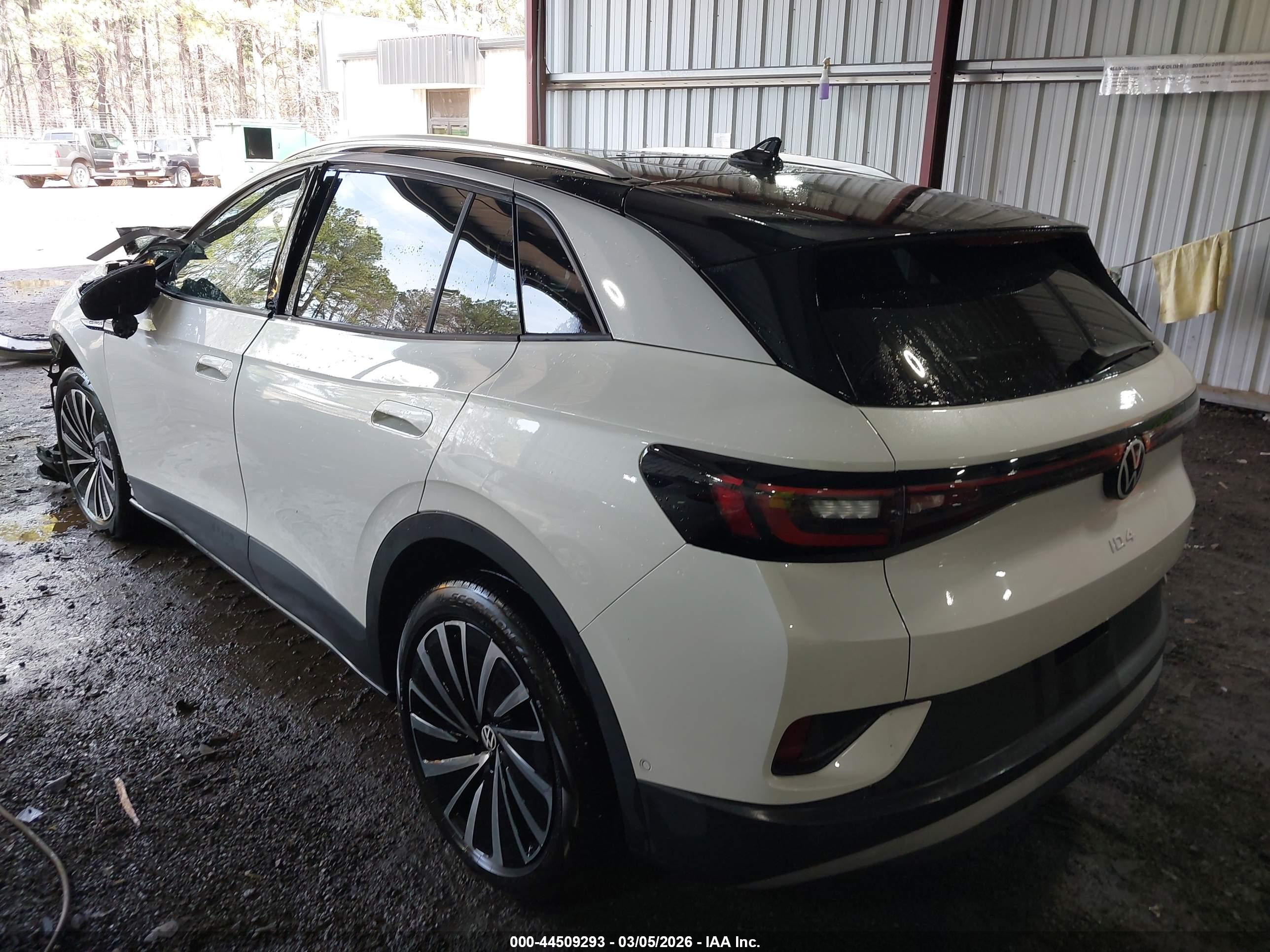 VOLKSWAGEN ID.4 image 3