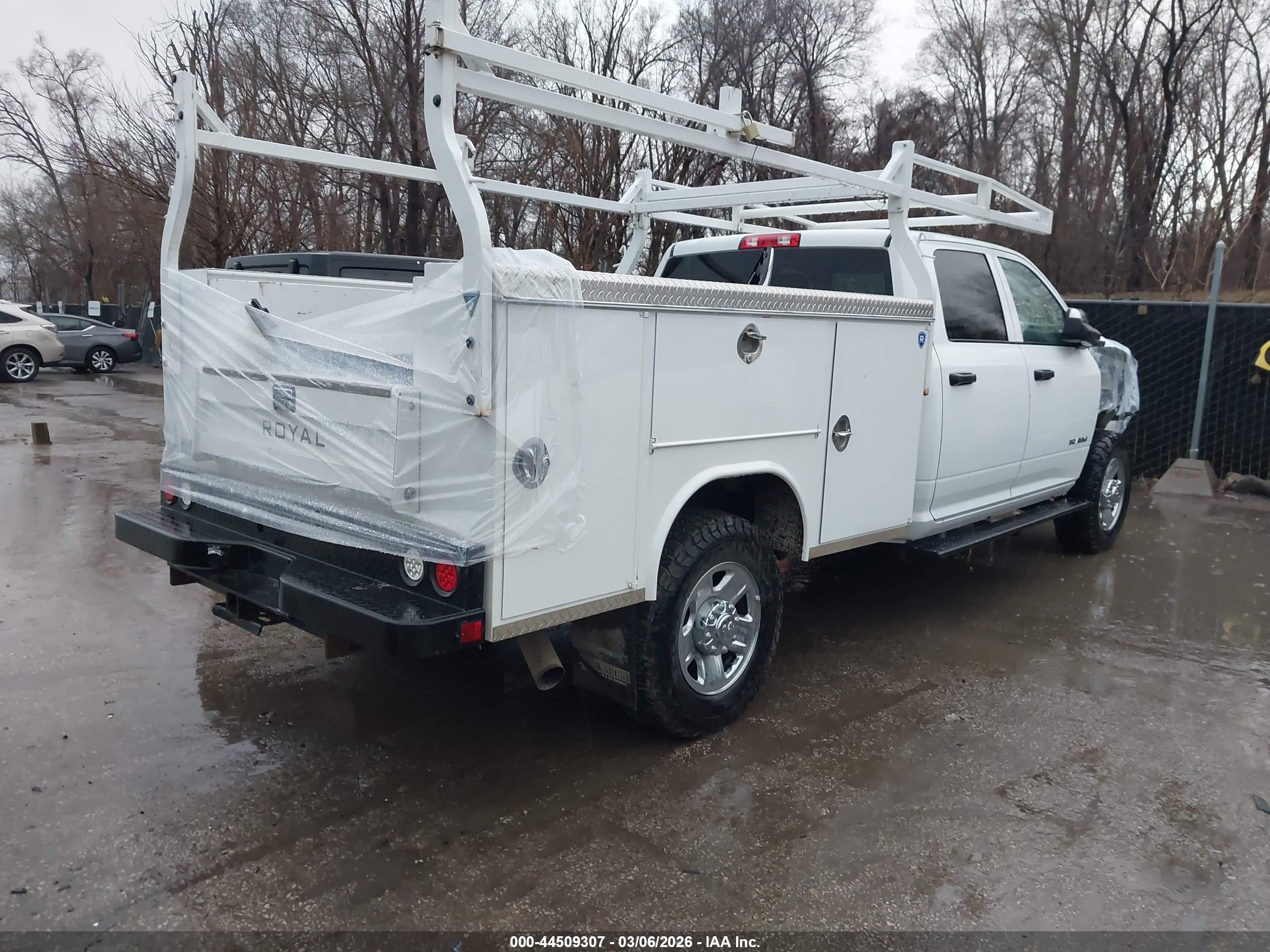 RAM 3500 image 4