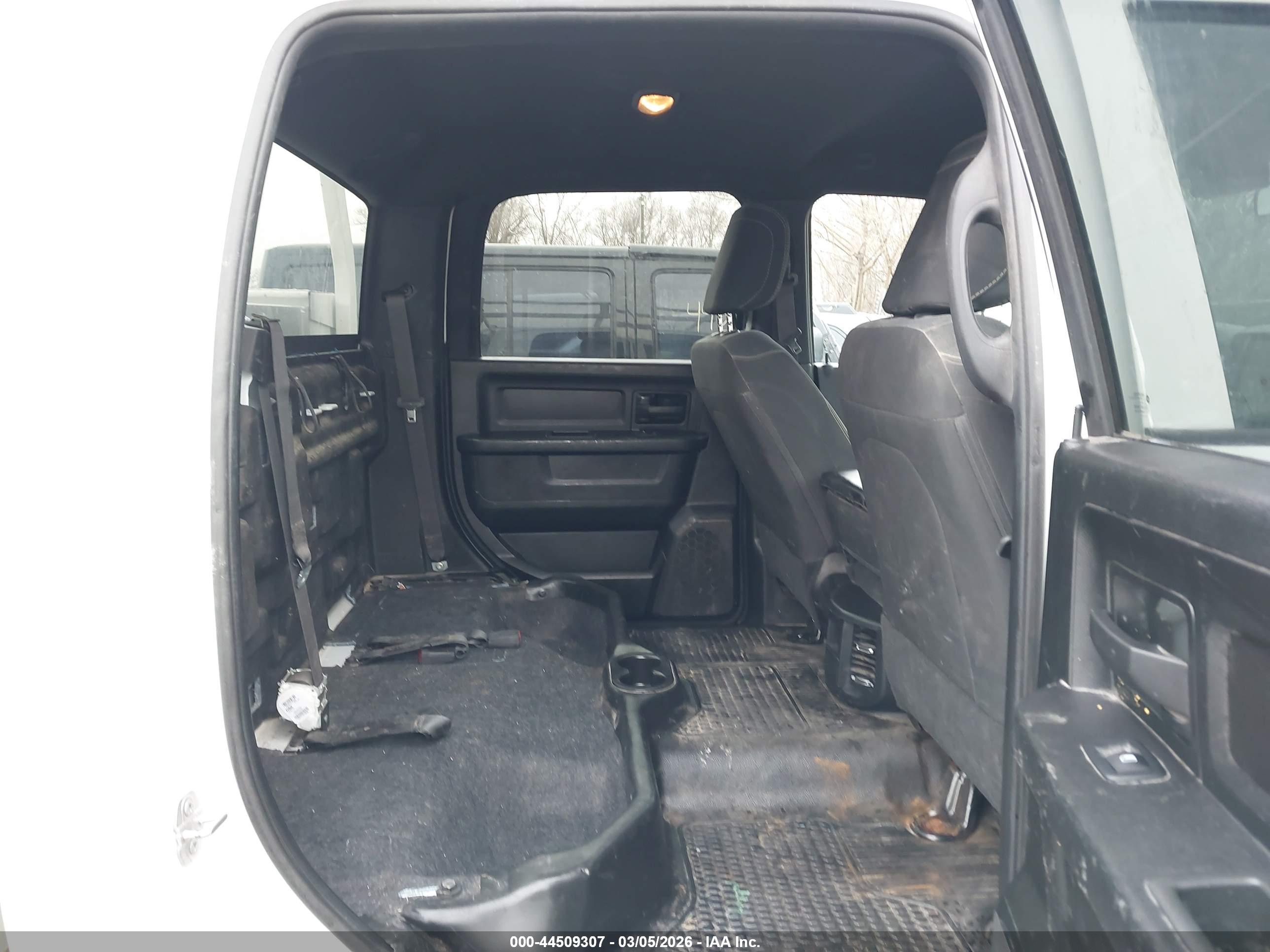 RAM 3500 image 8