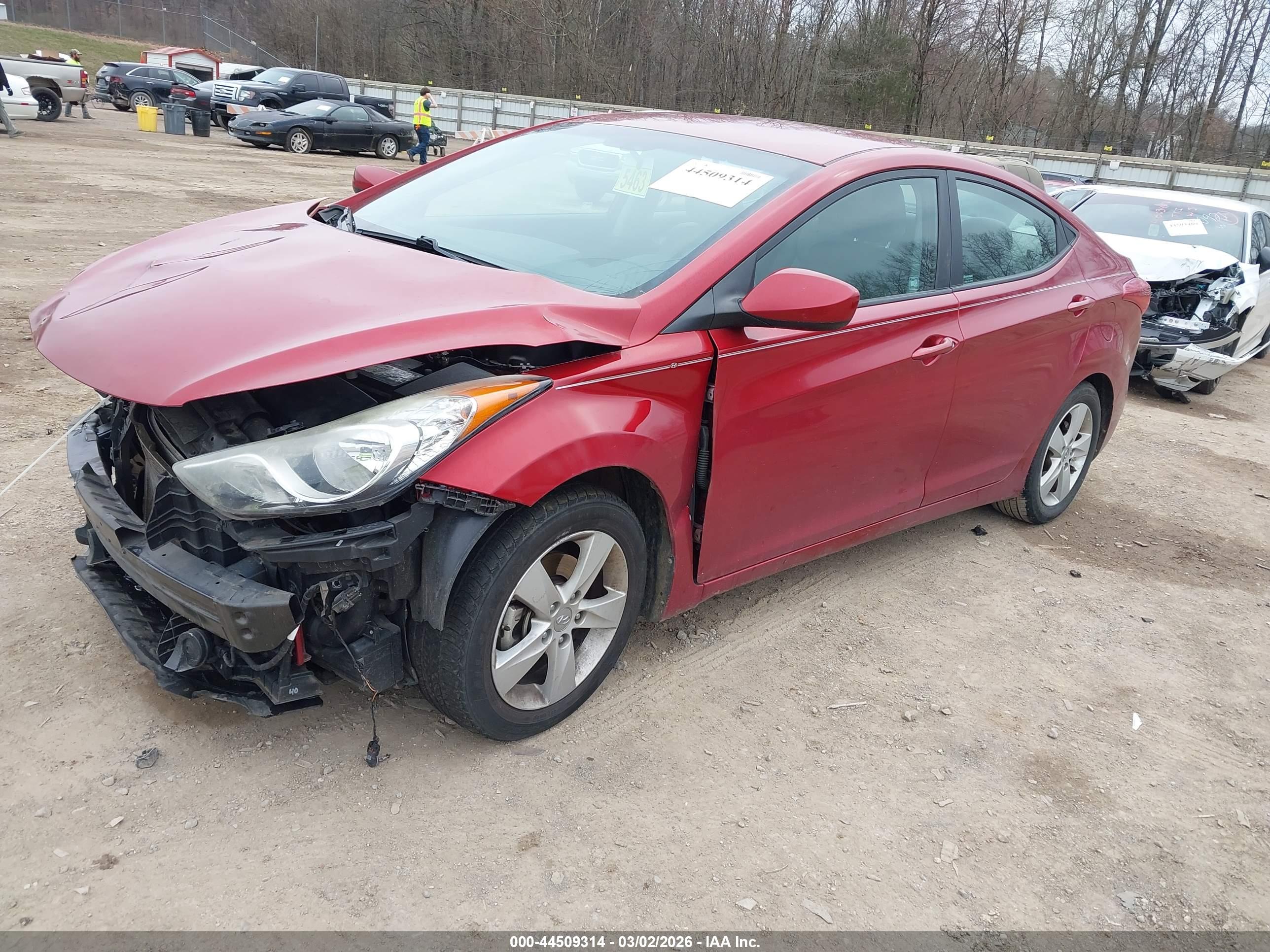 HYUNDAI ELANTRA image 2