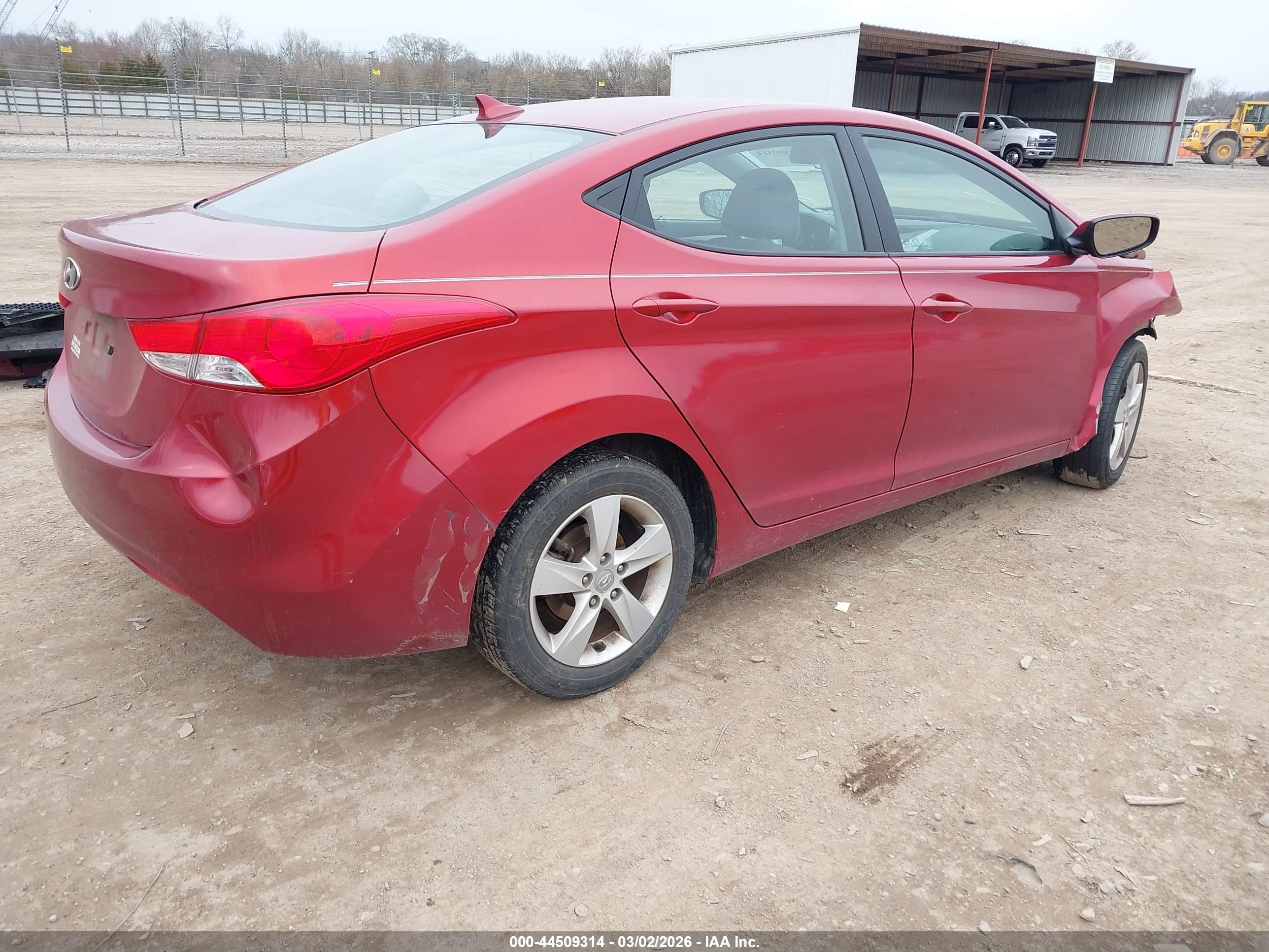 HYUNDAI ELANTRA image 4