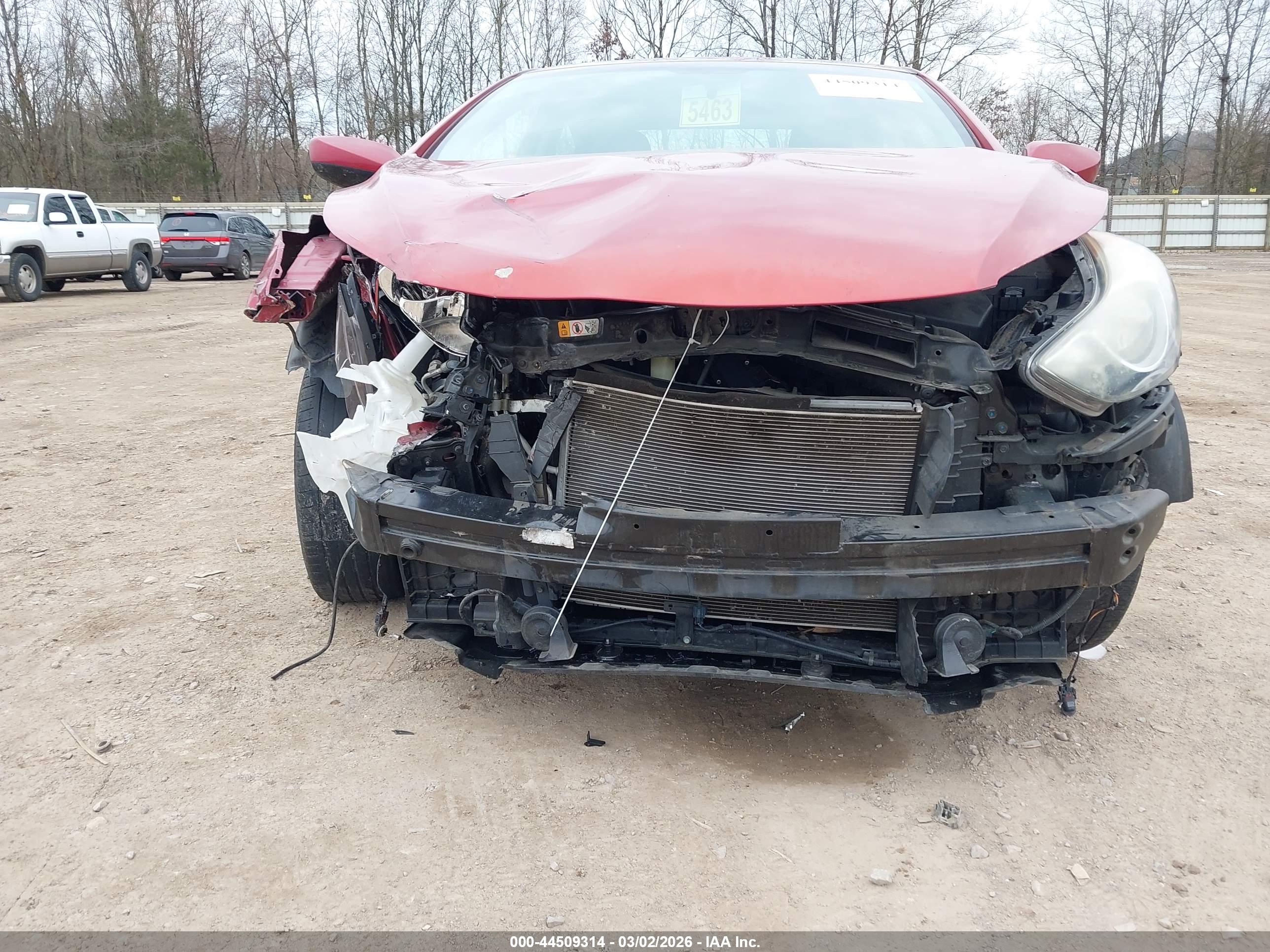 HYUNDAI ELANTRA image 6