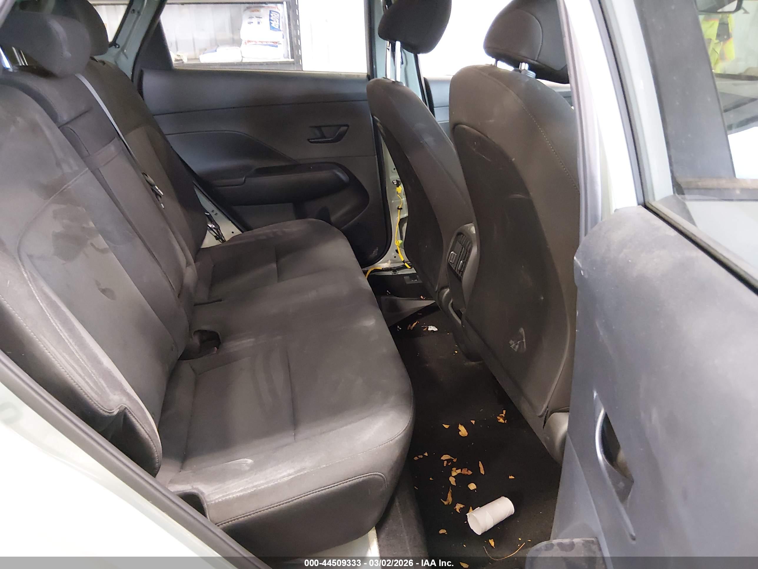 HYUNDAI KONA image 8