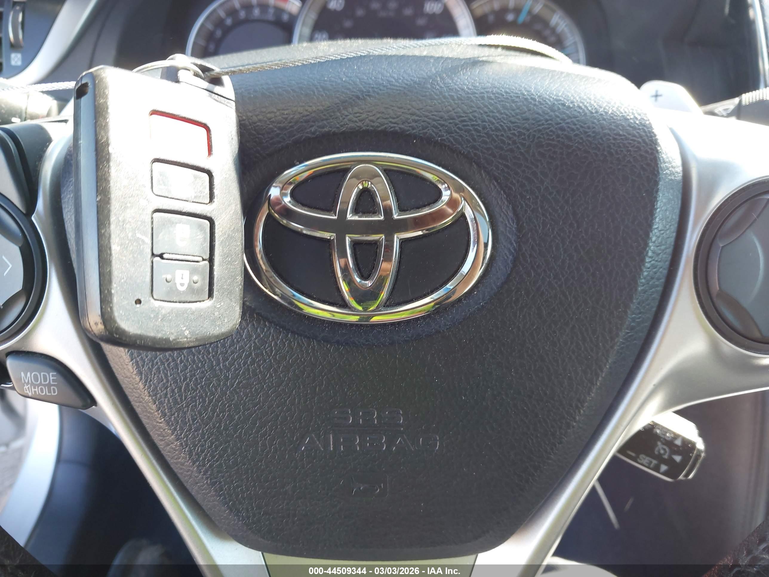 TOYOTA CAMRY image 11