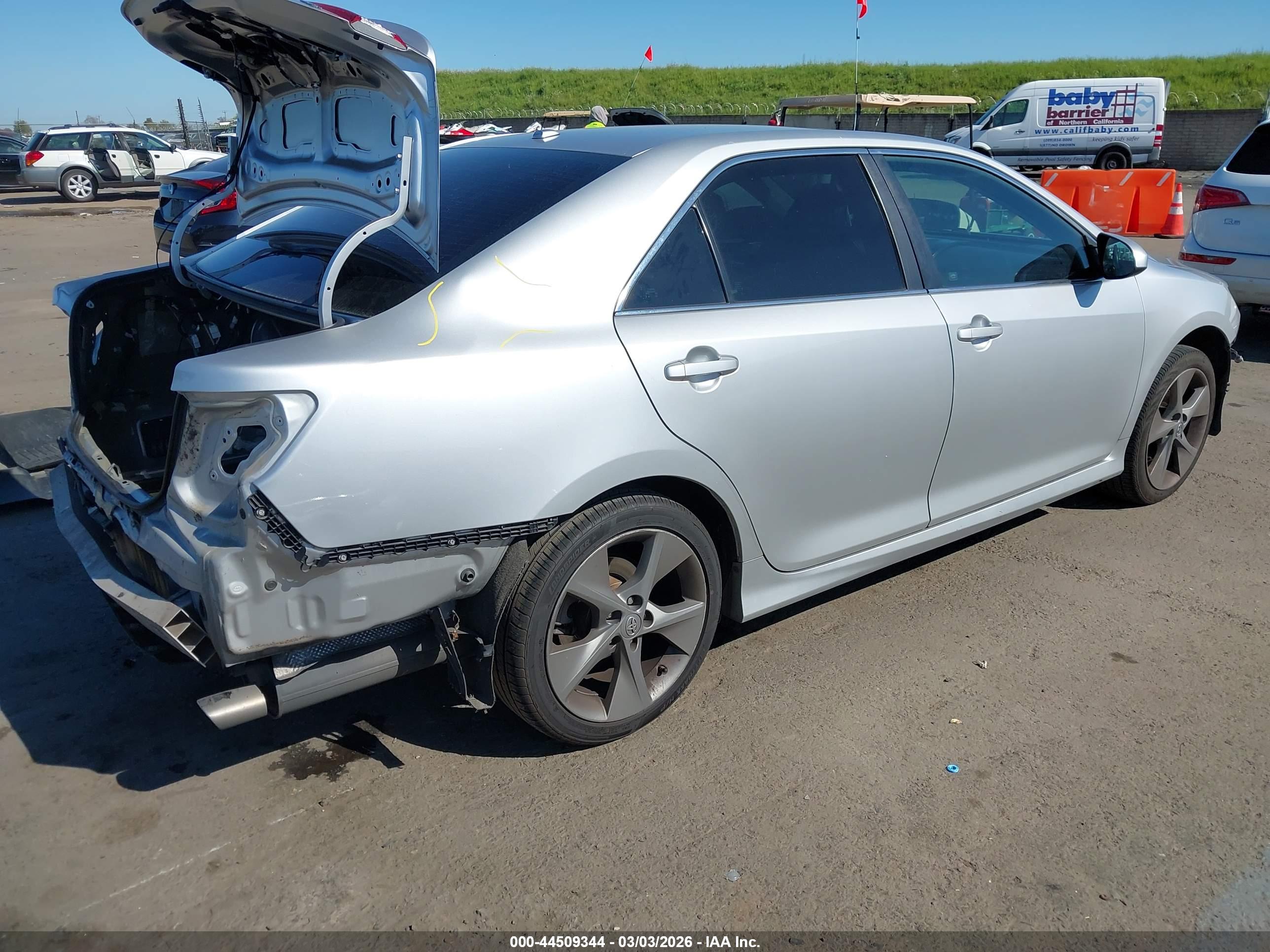 TOYOTA CAMRY image 4