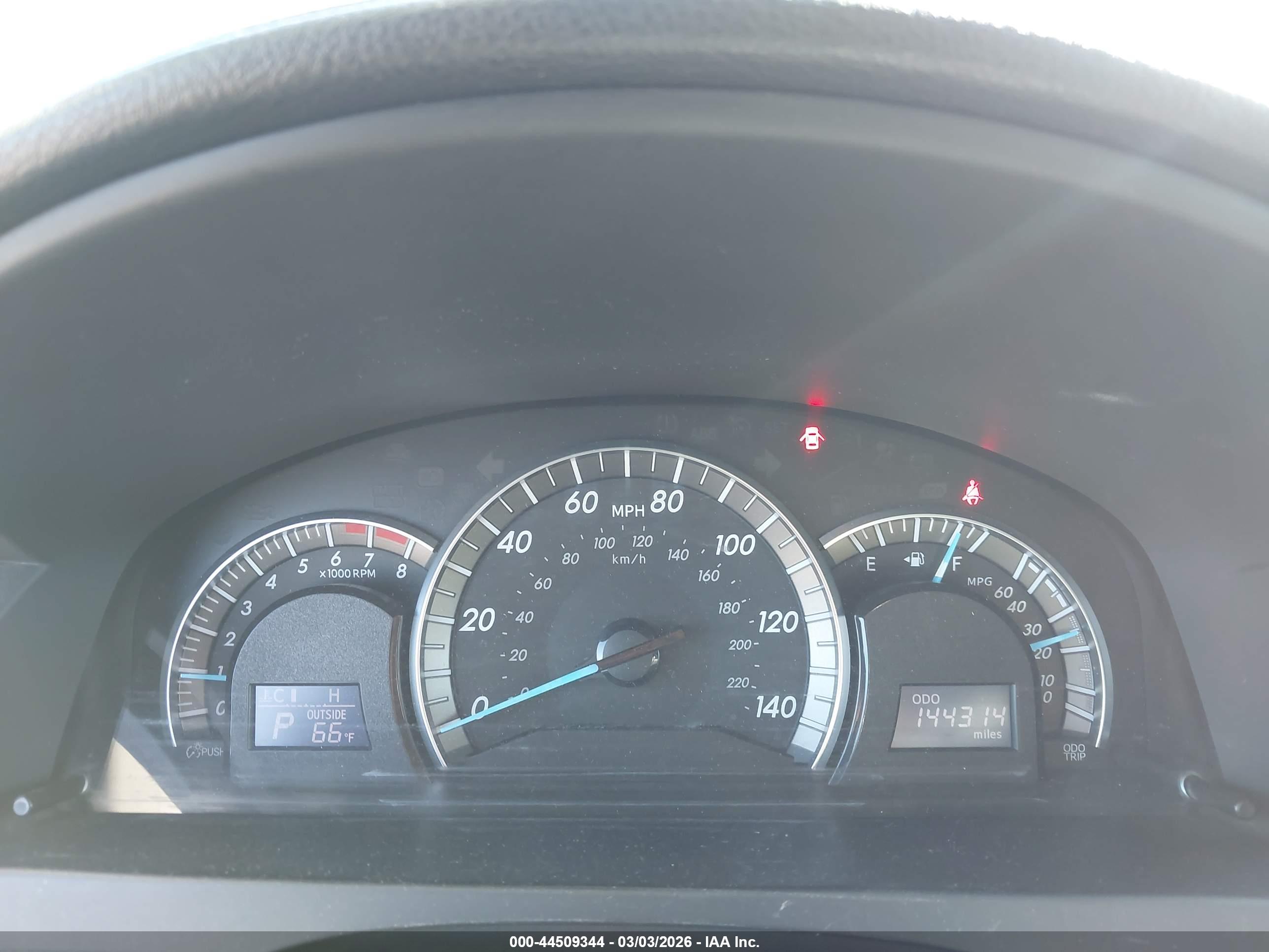TOYOTA CAMRY image 7