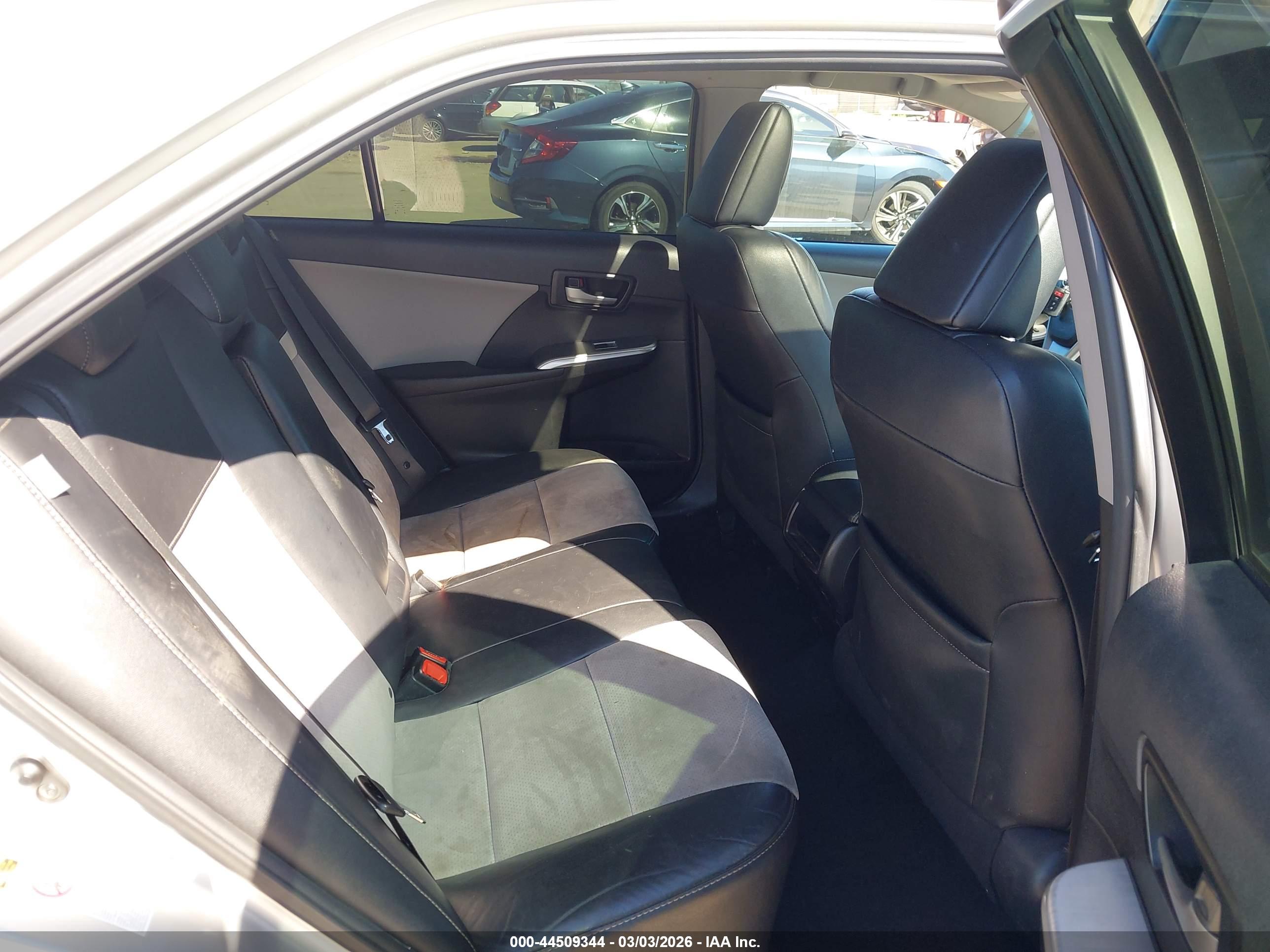 TOYOTA CAMRY image 8