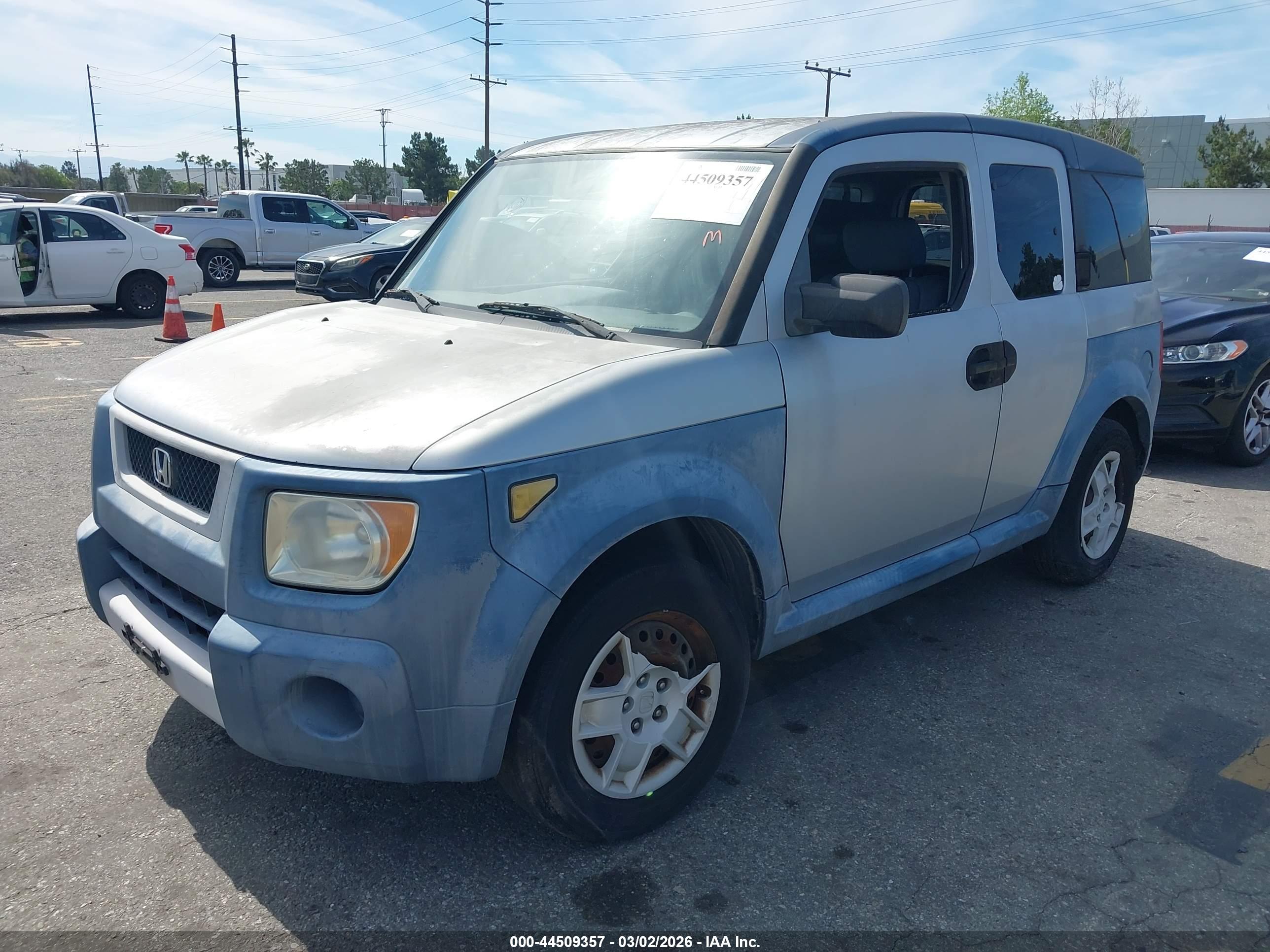 HONDA ELEMENT image 2