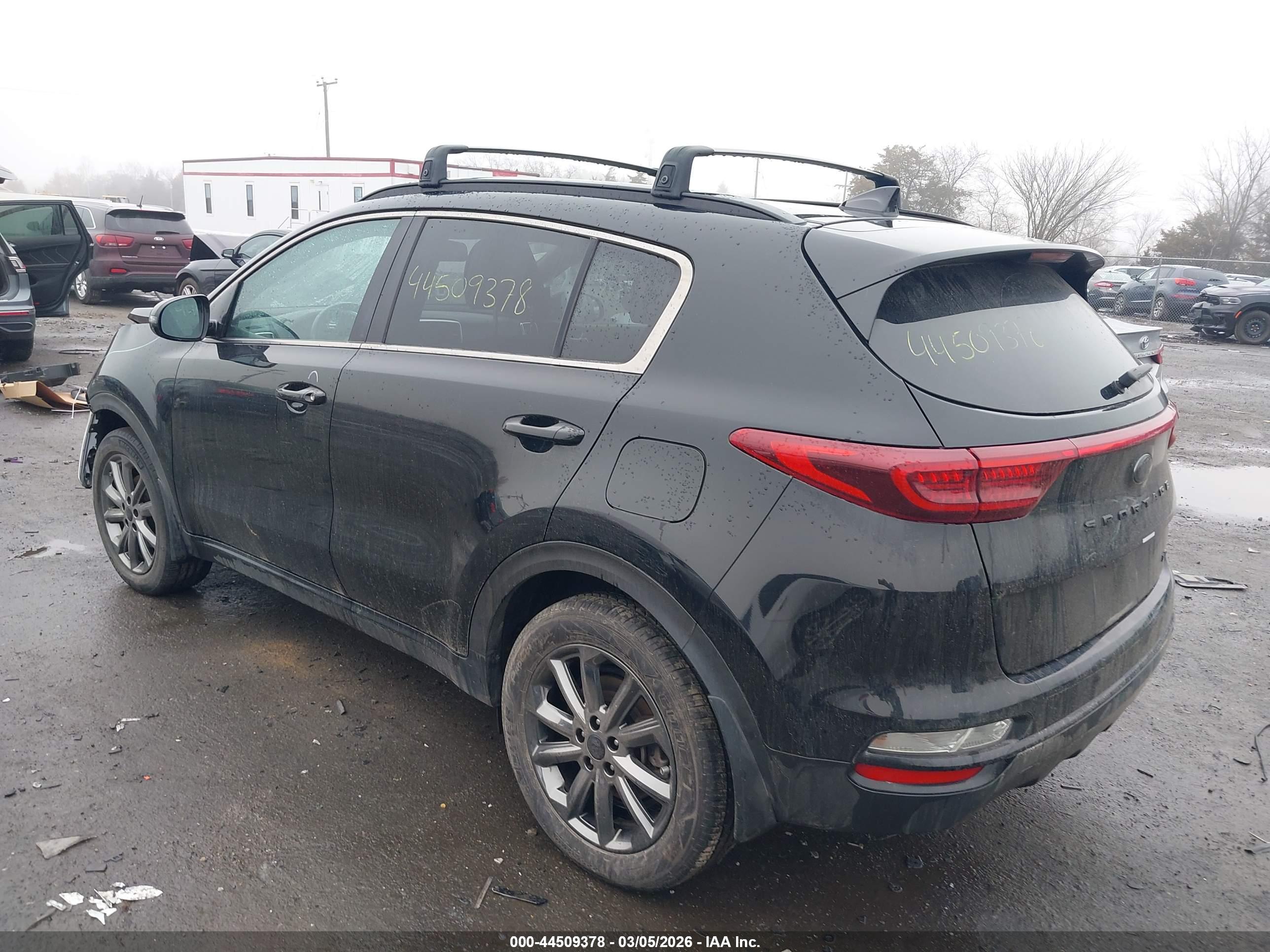 KIA SPORTAGE image 3