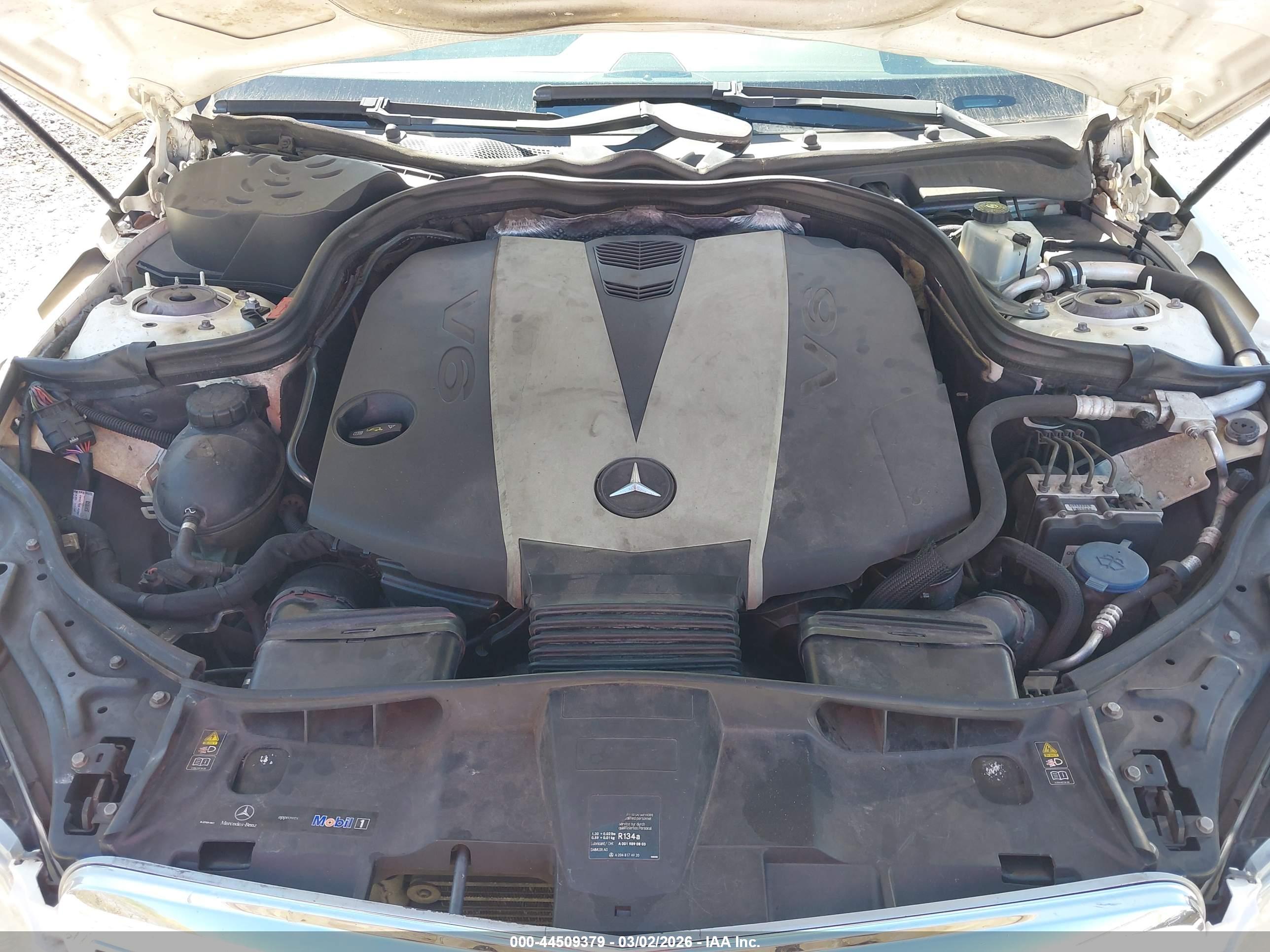 MERCEDES-BENZ E image 10
