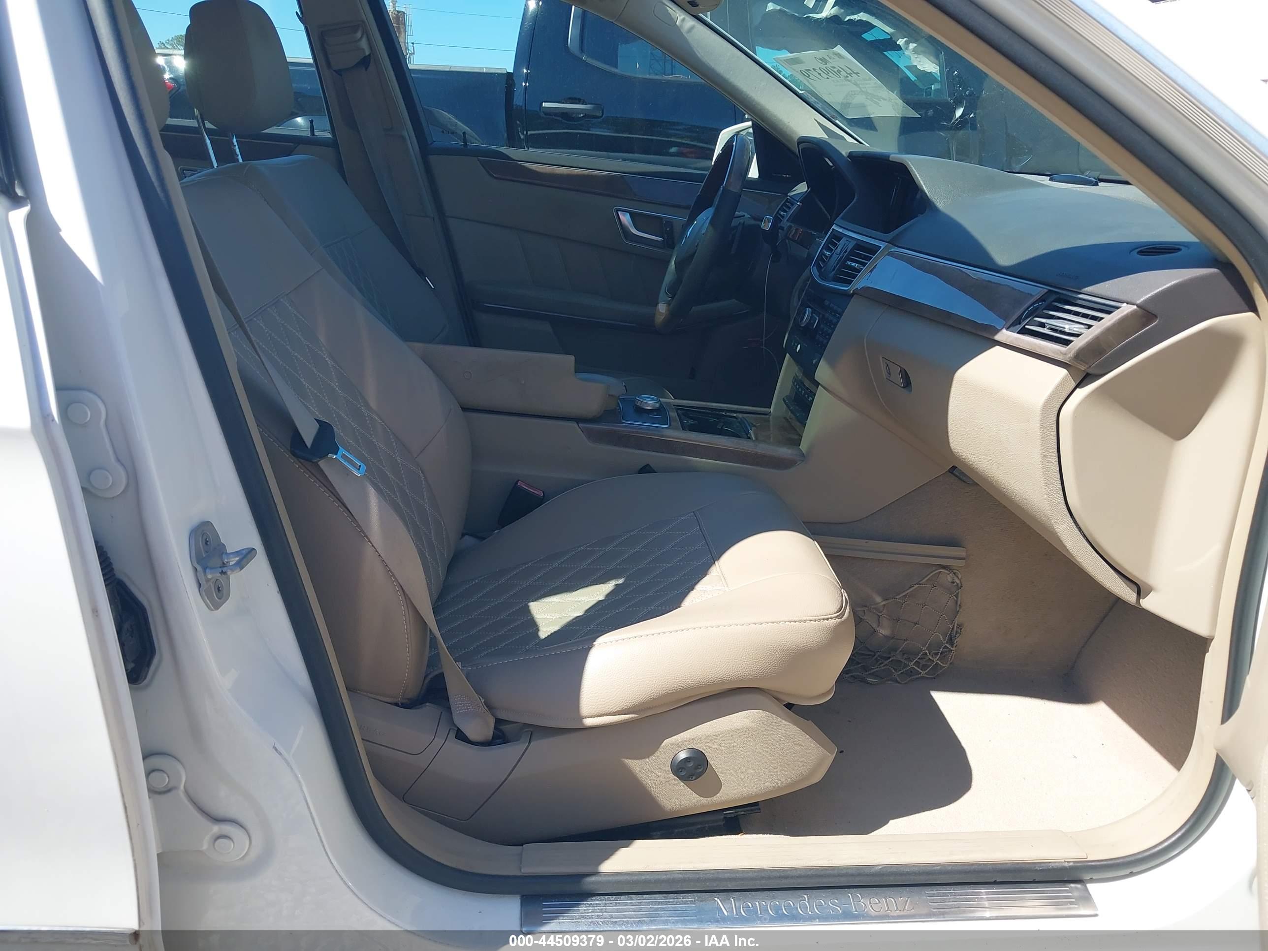 MERCEDES-BENZ E image 5