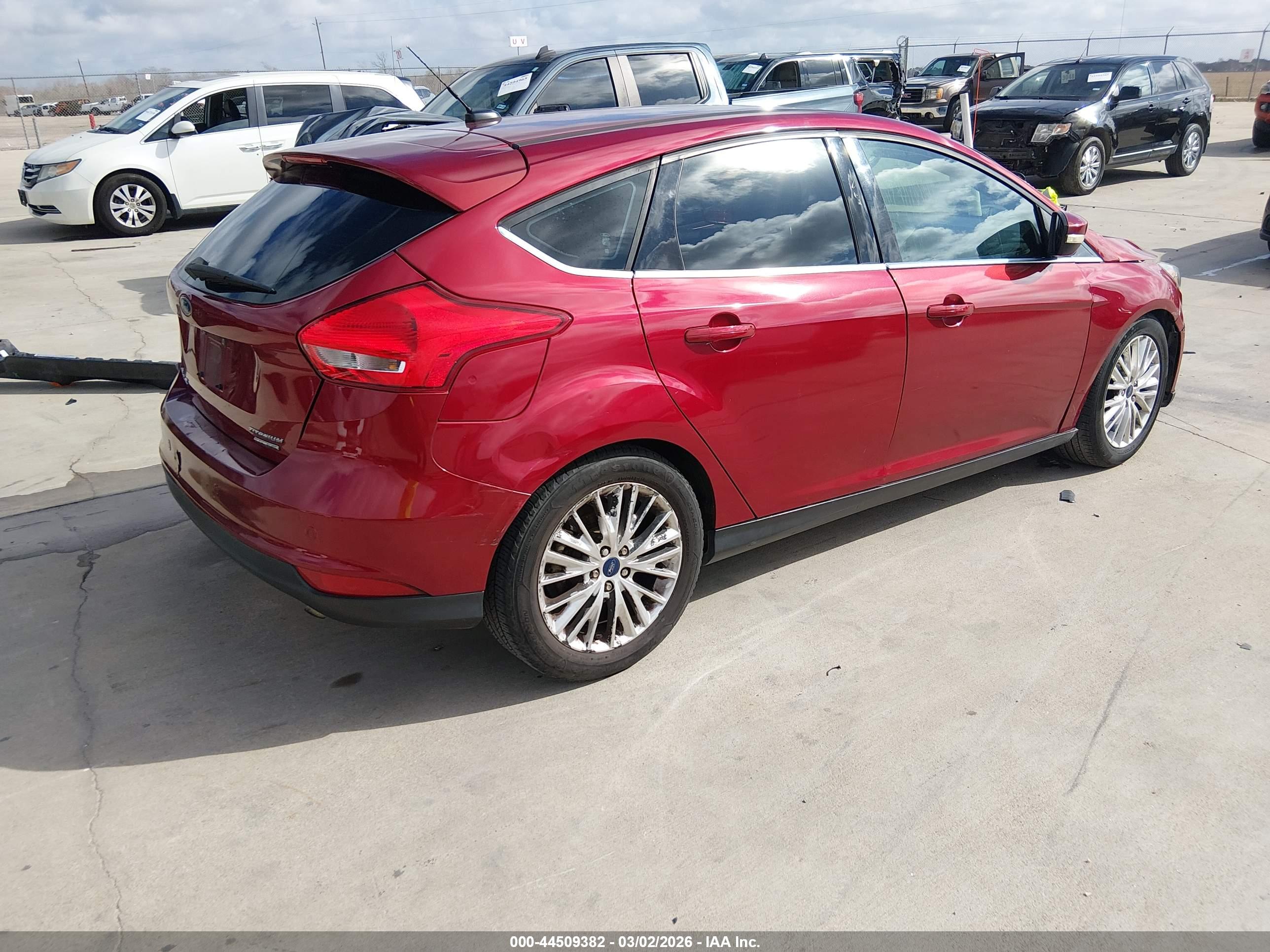 FORD FOCUS image 4