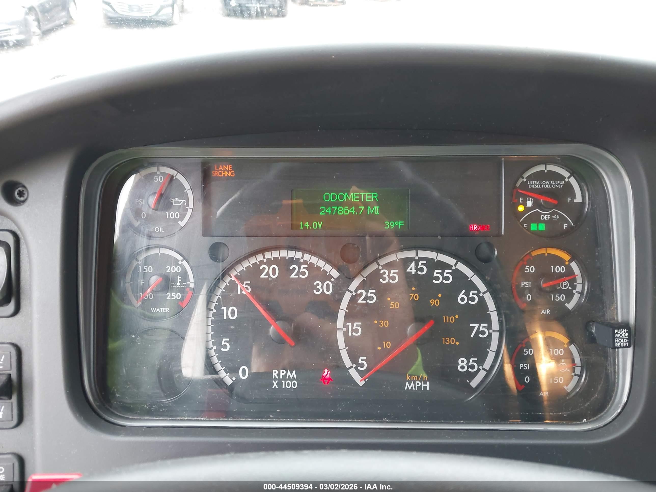 FREIGHTLINER M2 image 6