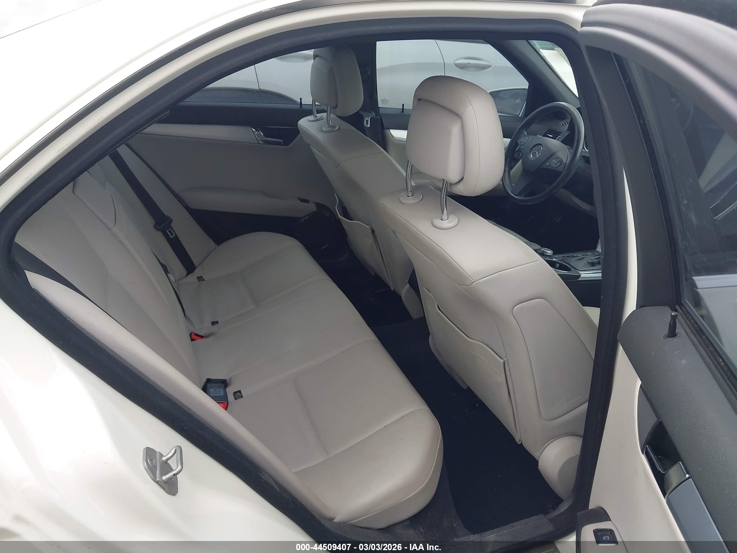 MERCEDES-BENZ C image 8