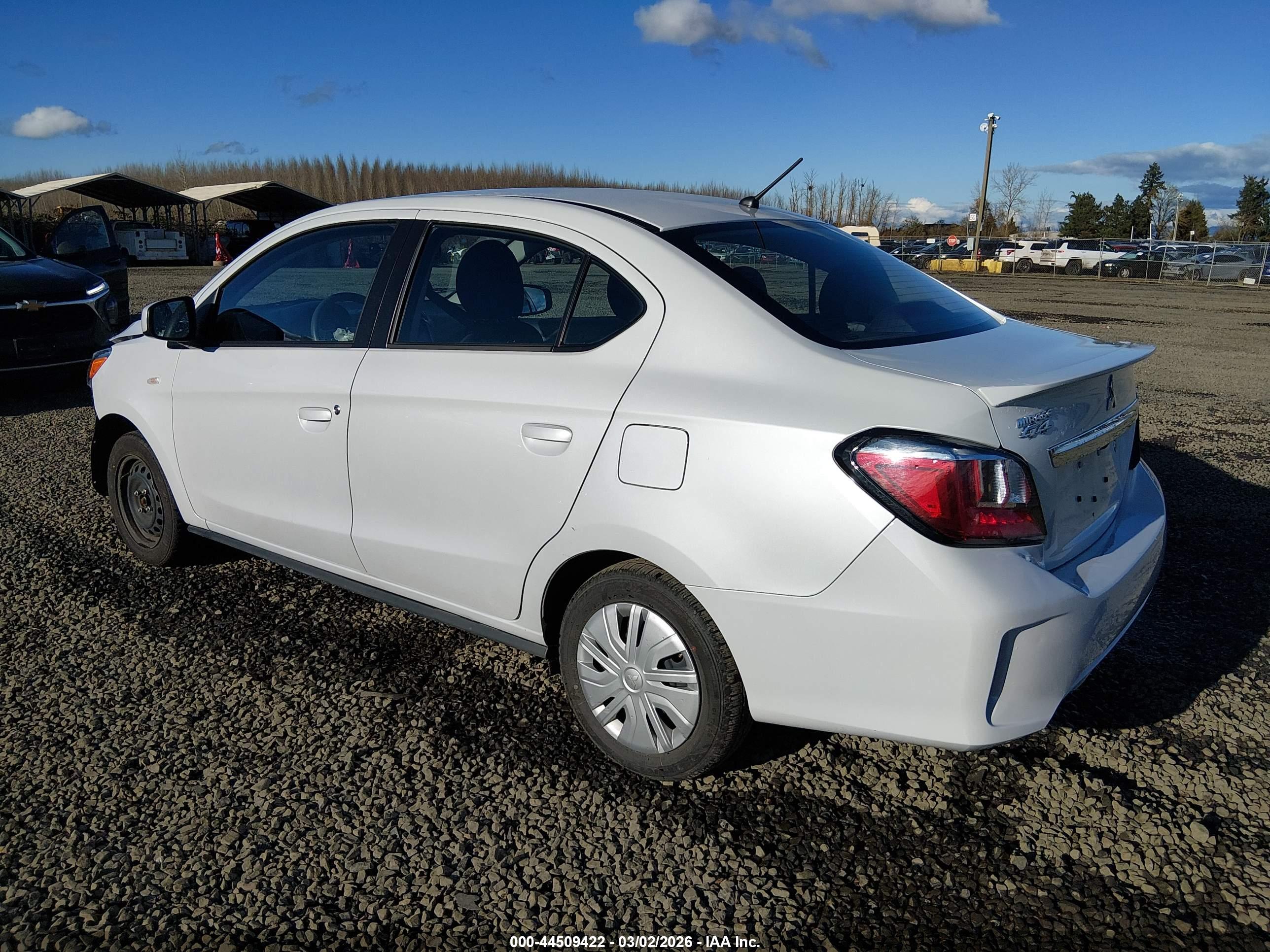 MITSUBISHI MIRAGE image 3