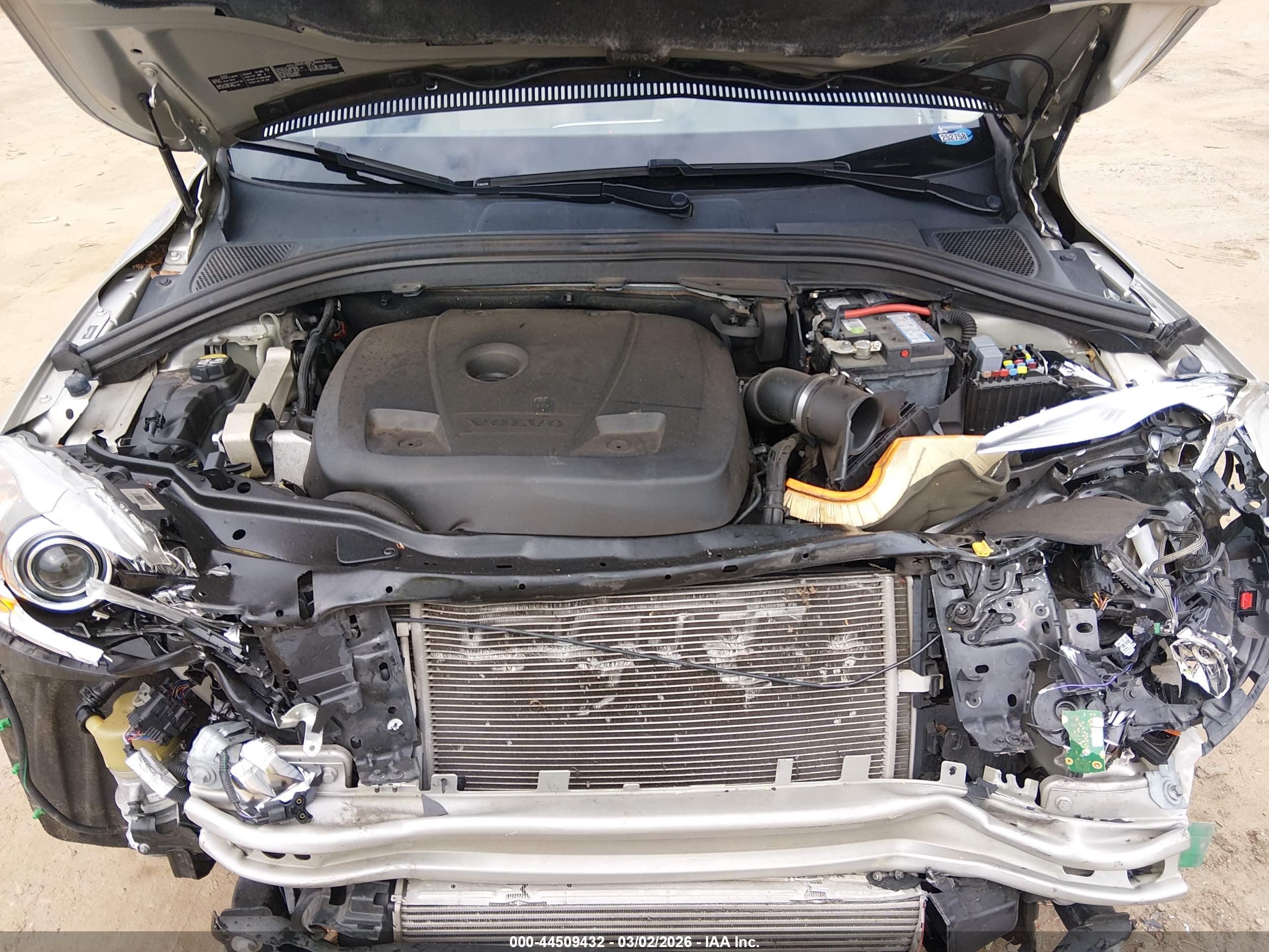 VOLVO XC60 image 10