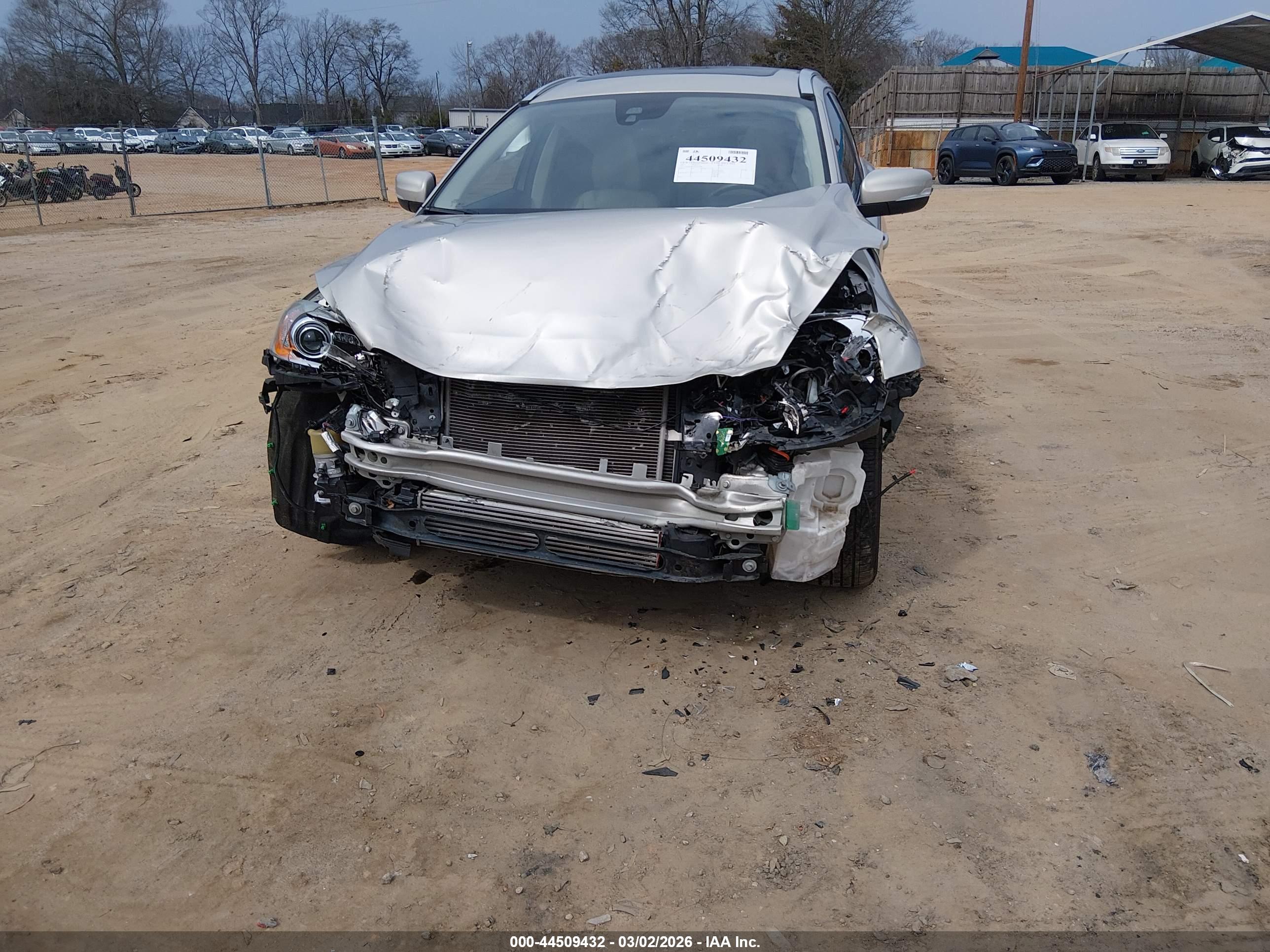VOLVO XC60 image 6