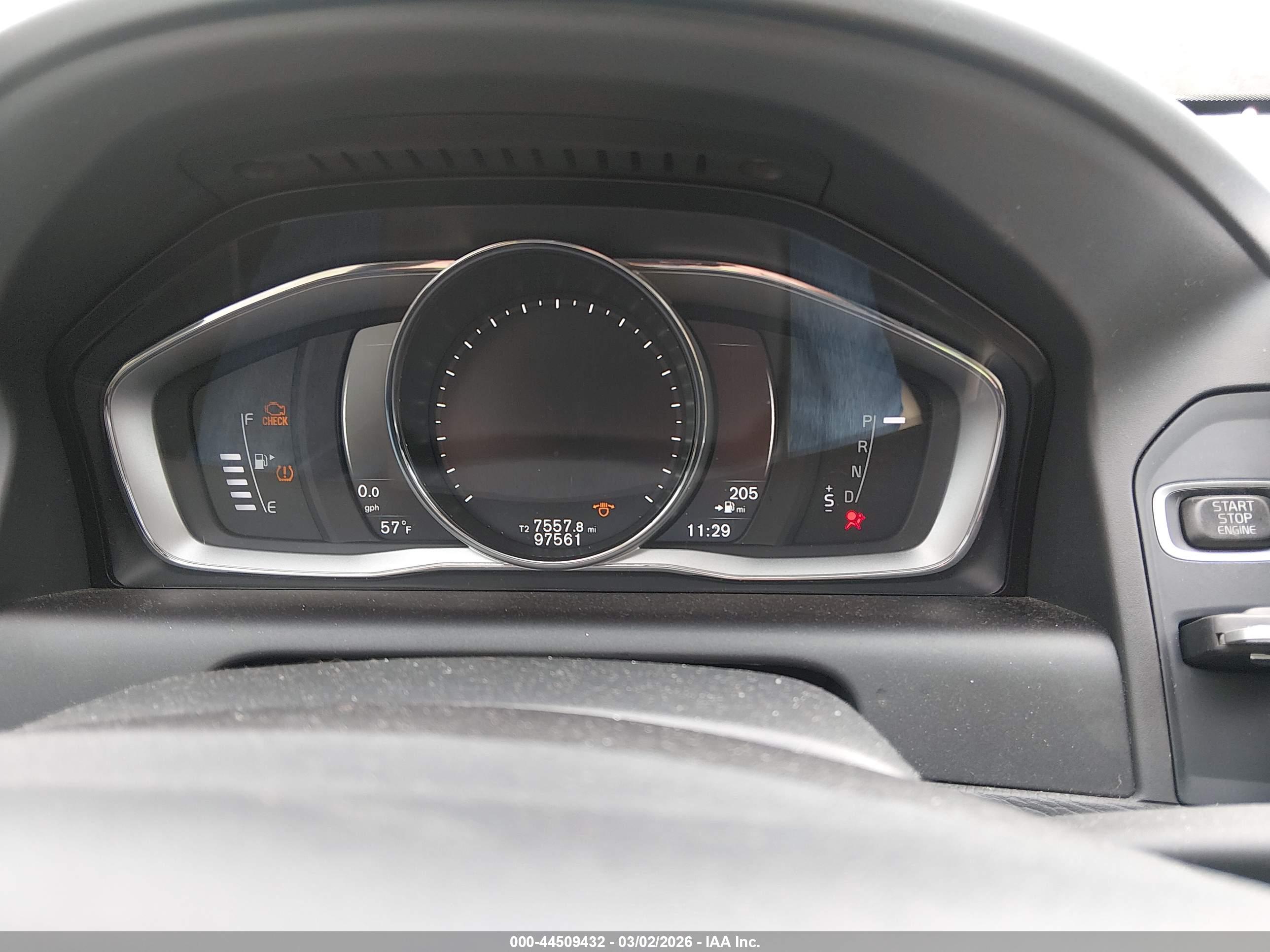 VOLVO XC60 image 7