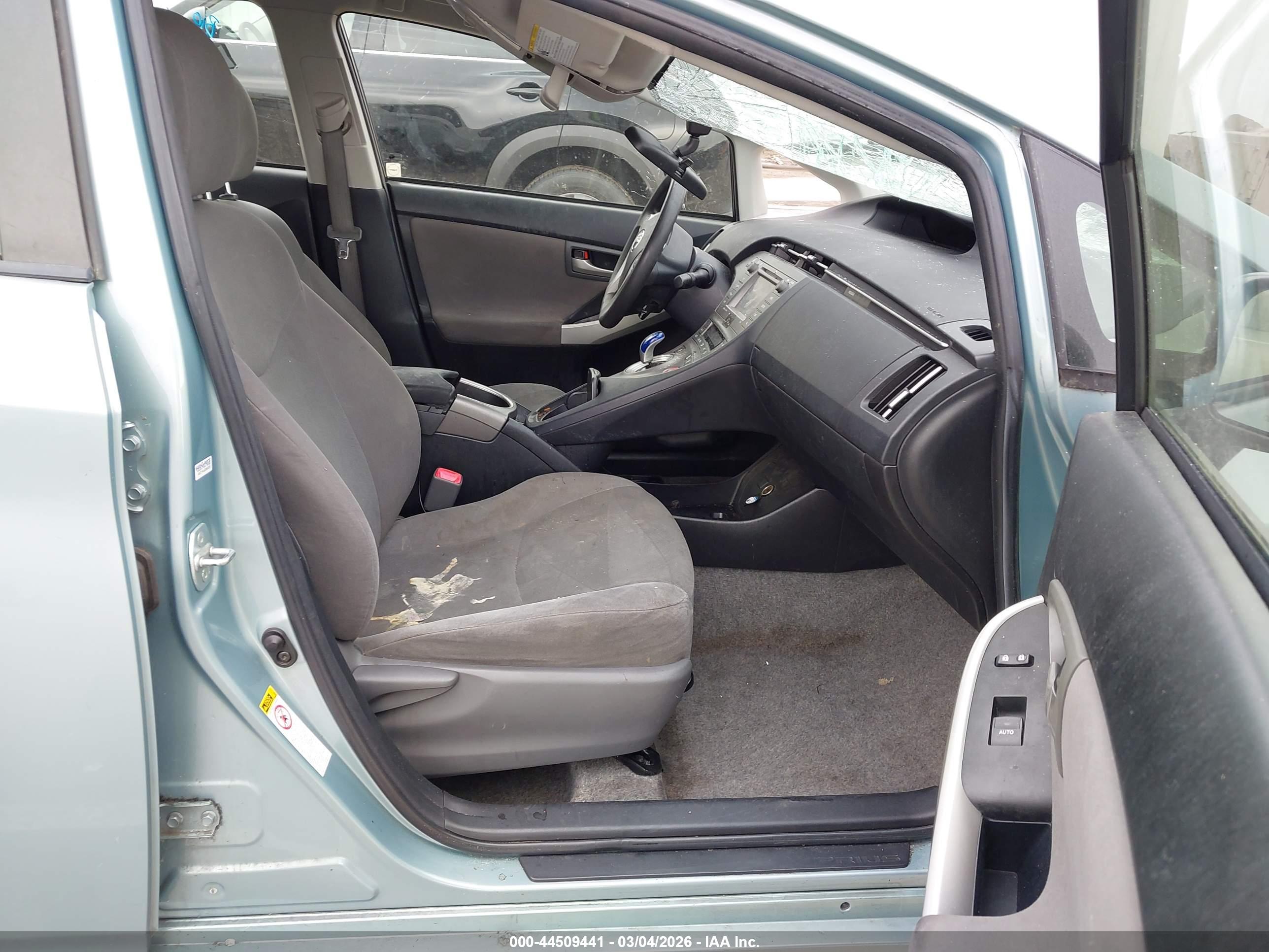 TOYOTA PRIUS image 5