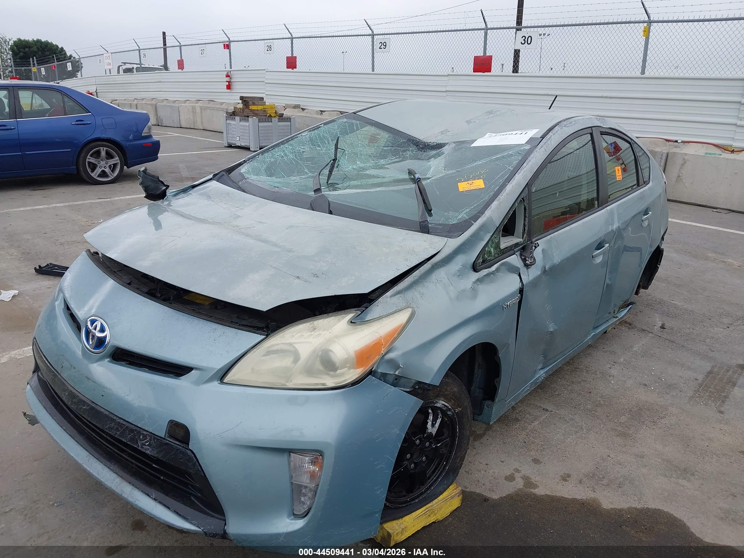 TOYOTA PRIUS image 6