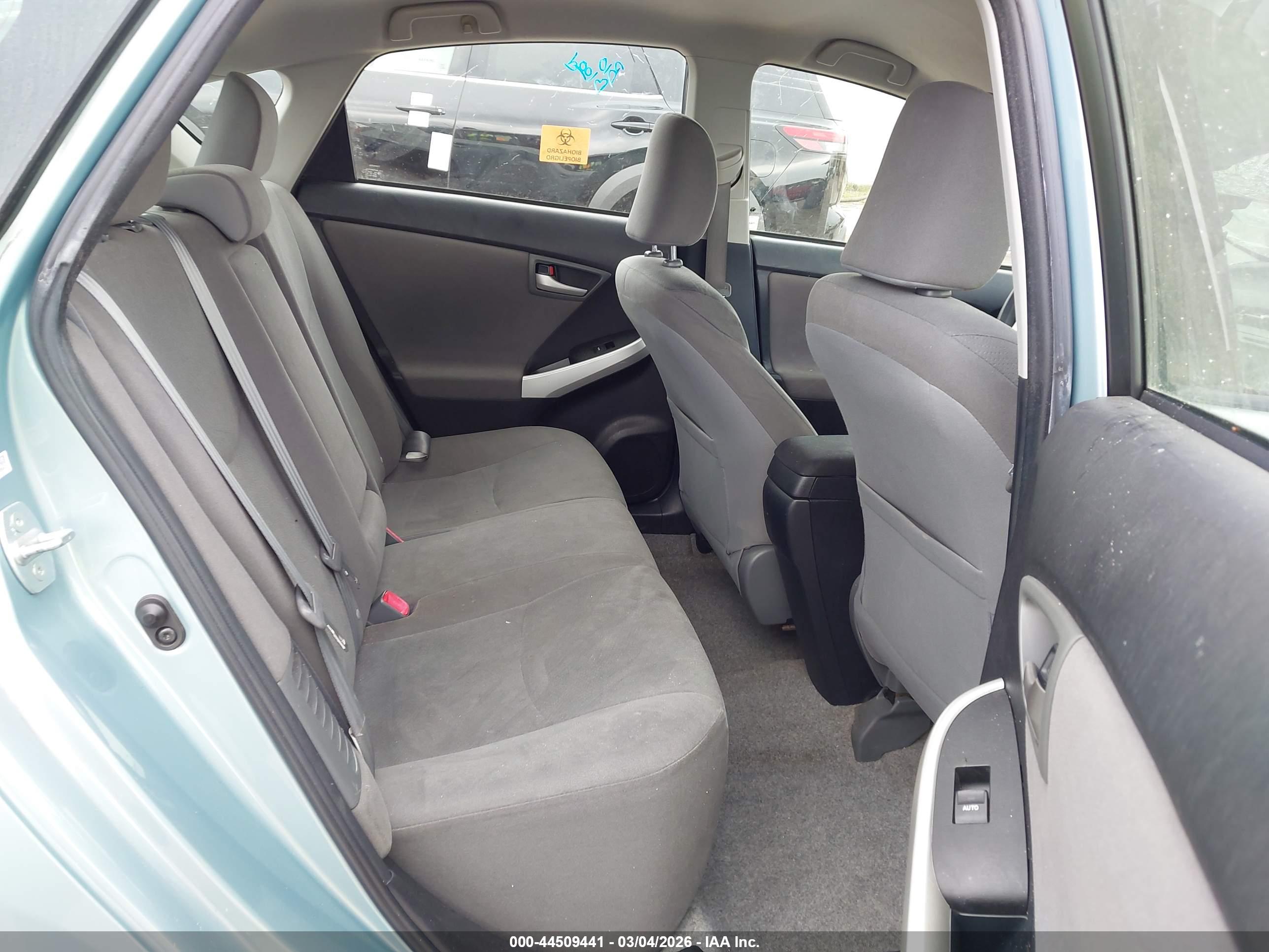 TOYOTA PRIUS image 8