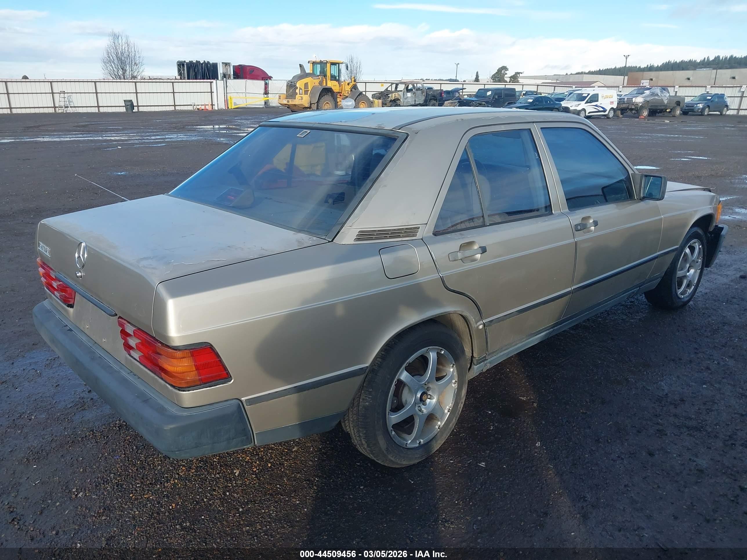 MERCEDES-BENZ 190 image 4