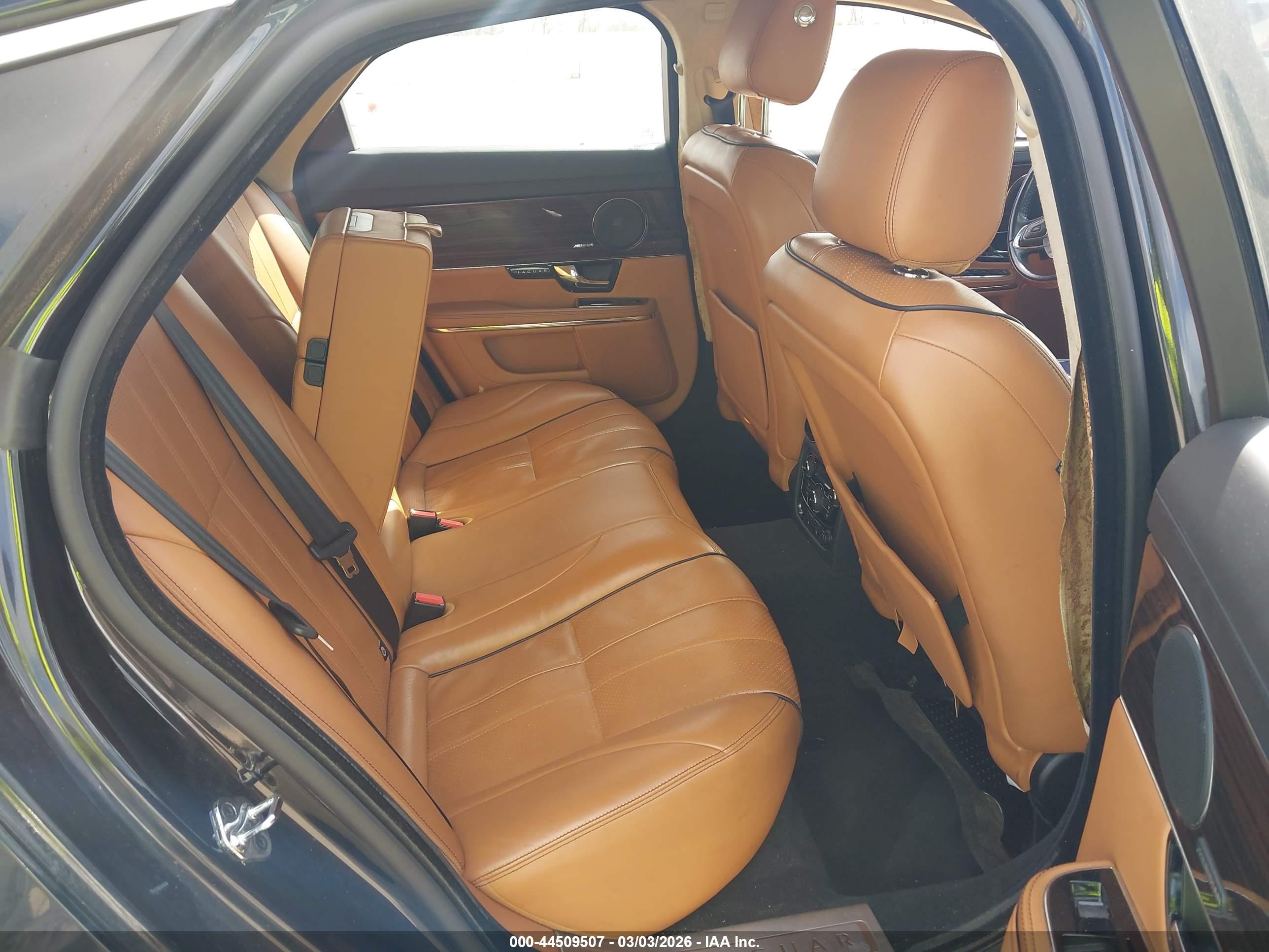 JAGUAR XJ image 8
