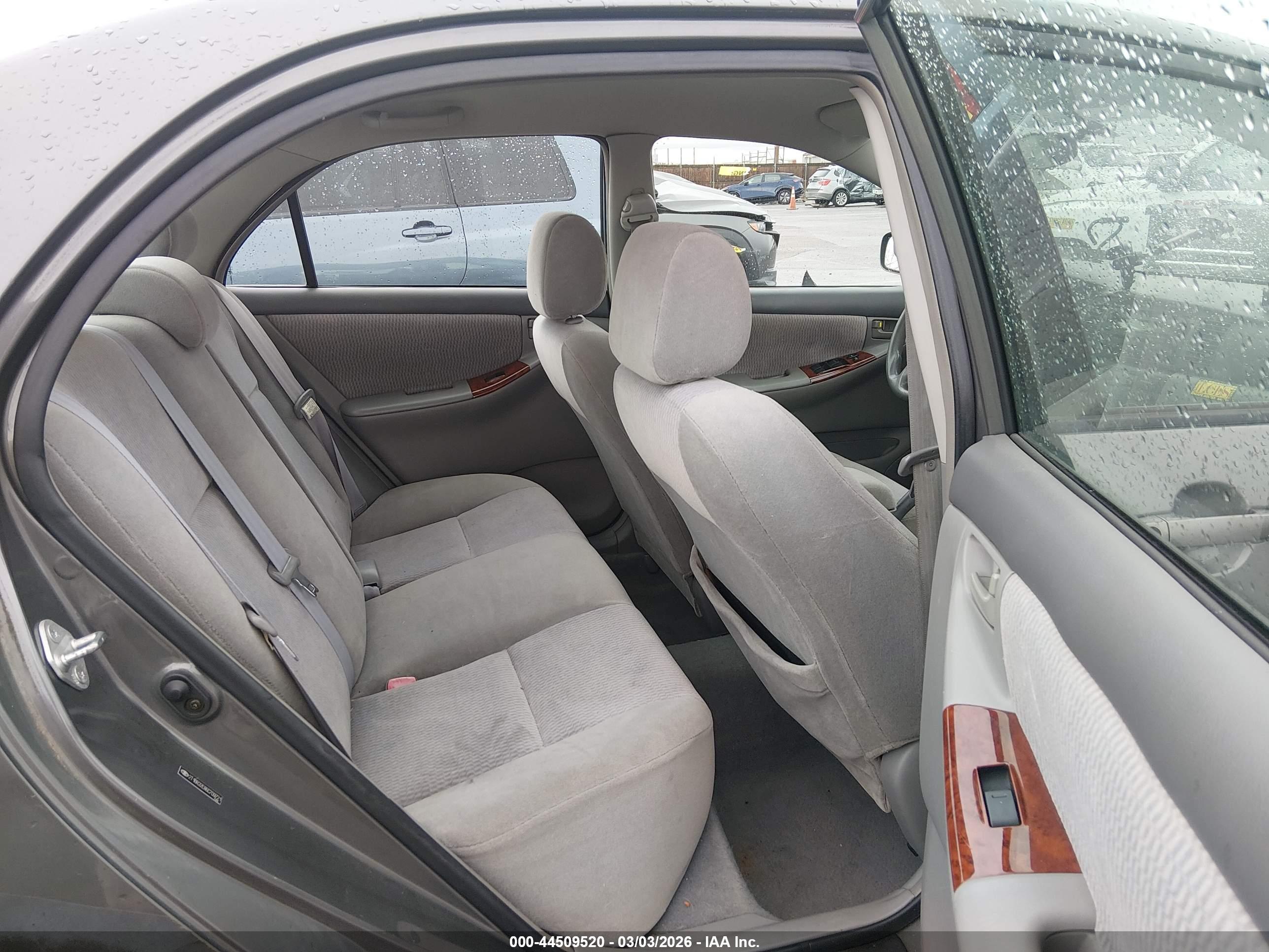 TOYOTA COROLLA image 8