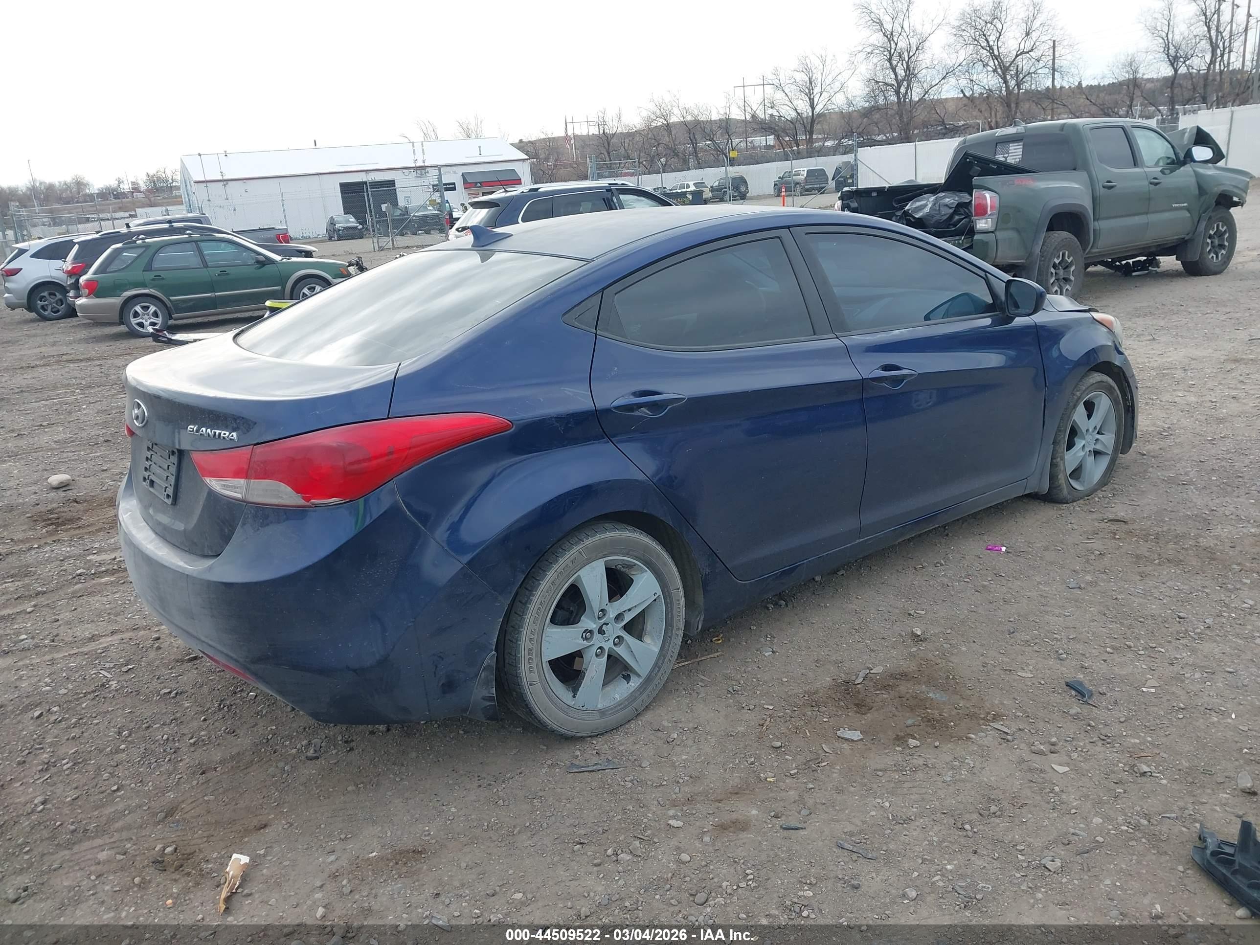 HYUNDAI ELANTRA image 4