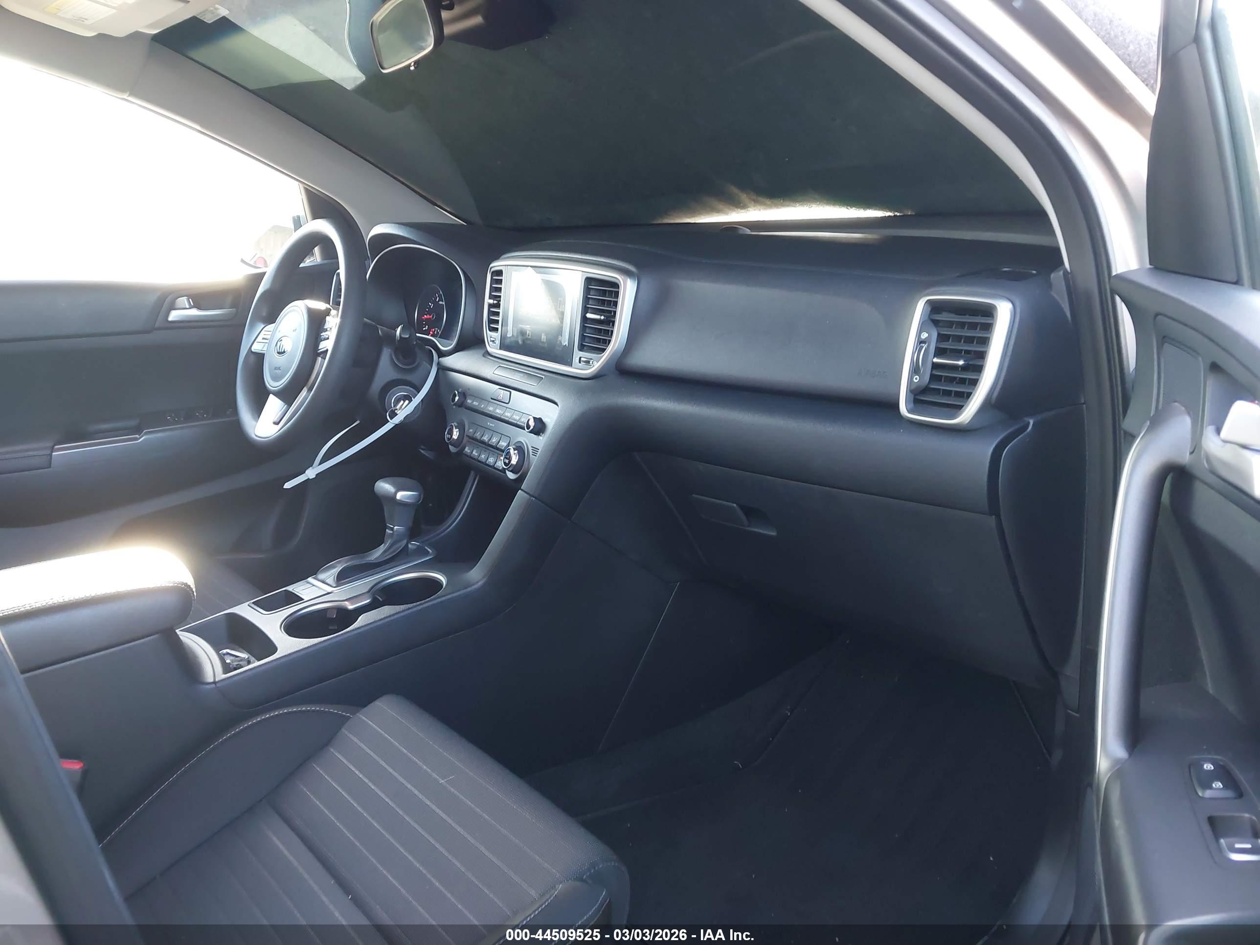 KIA SPORTAGE image 5