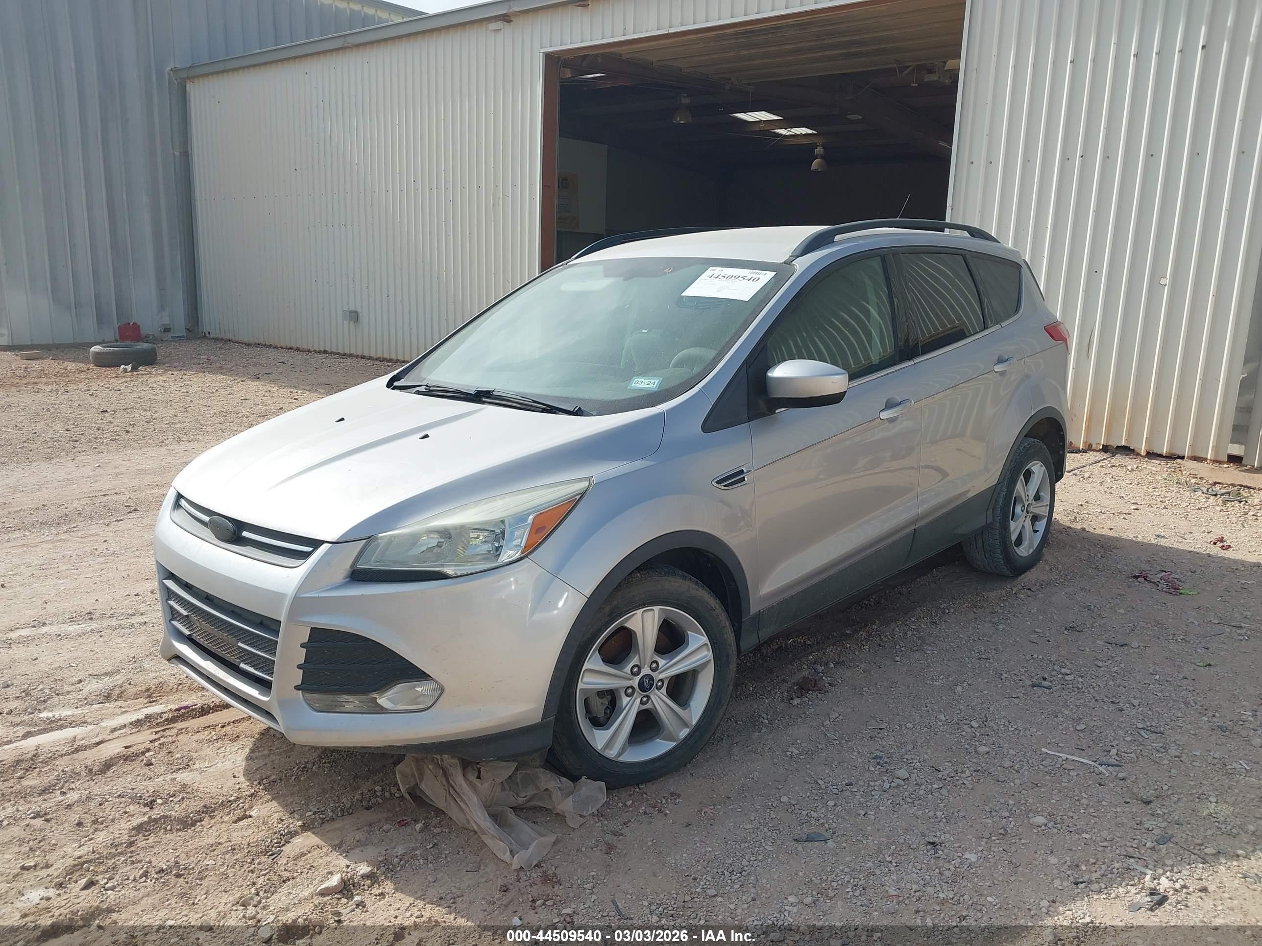FORD ESCAPE image 2